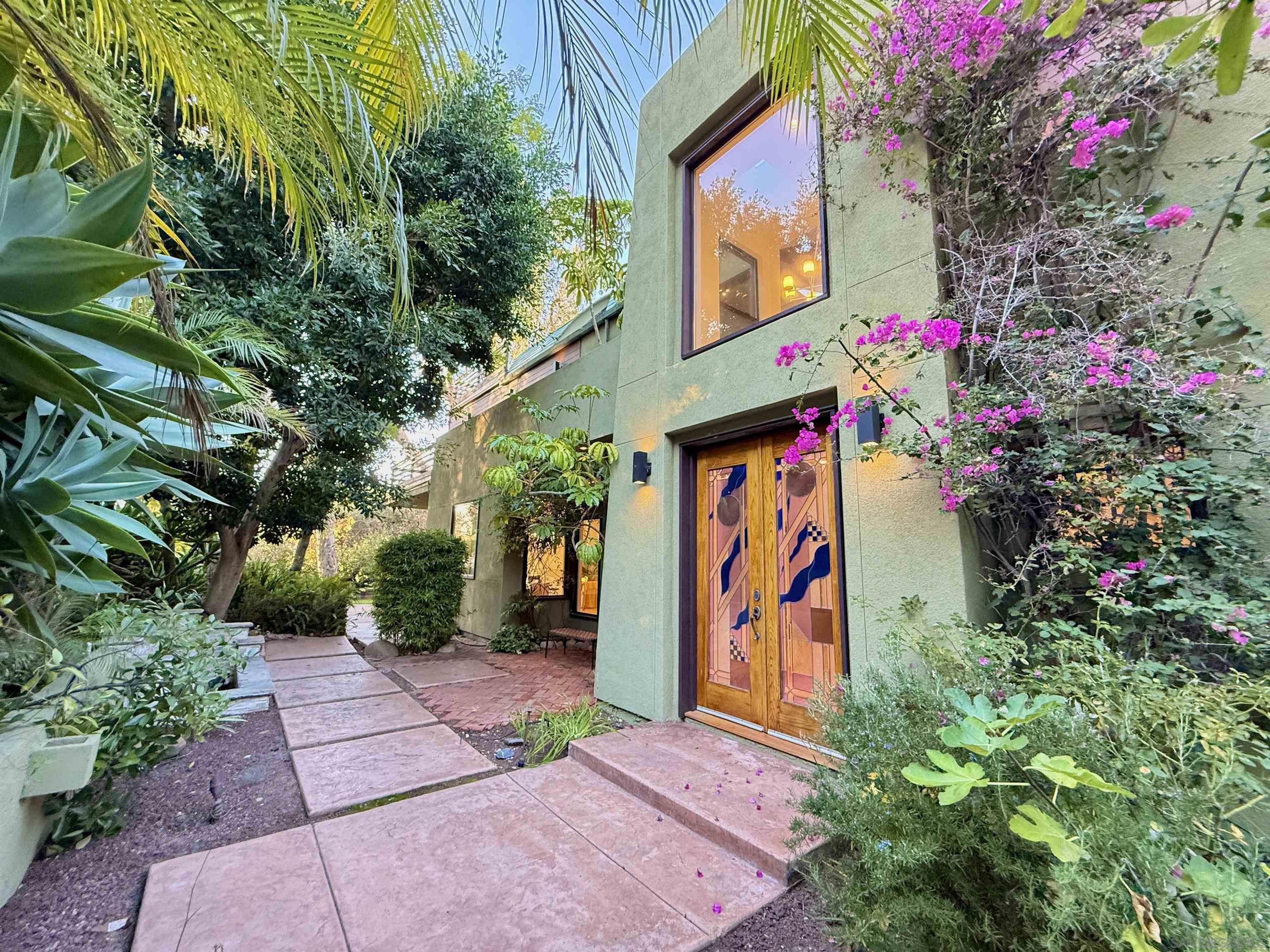 Front Image Thumbnail for SD250045562