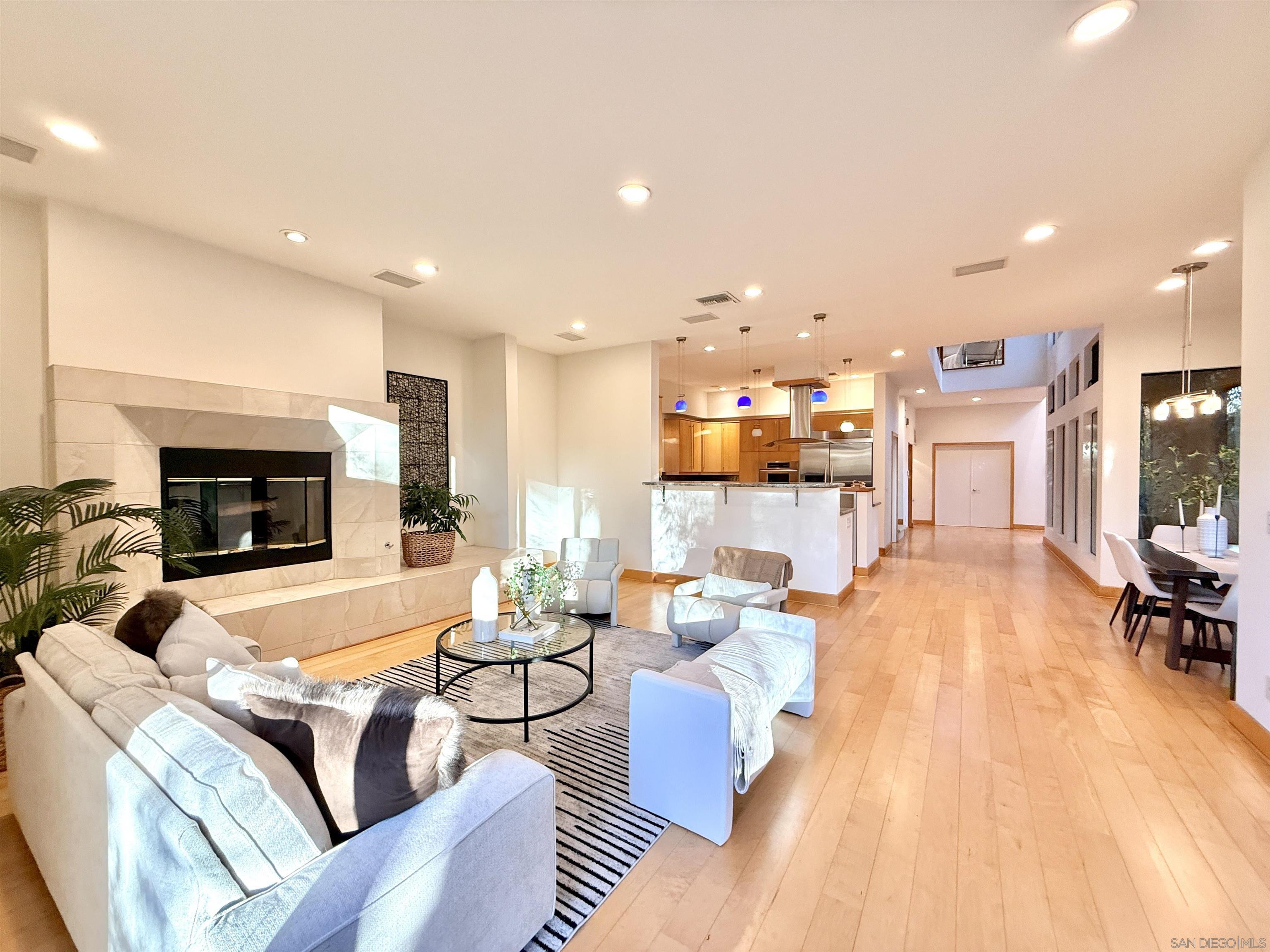 Detail Gallery Image 14 of 34 For 3566  Albatross St, San Diego,  CA 92103 - 3 Beds | 3/1 Baths