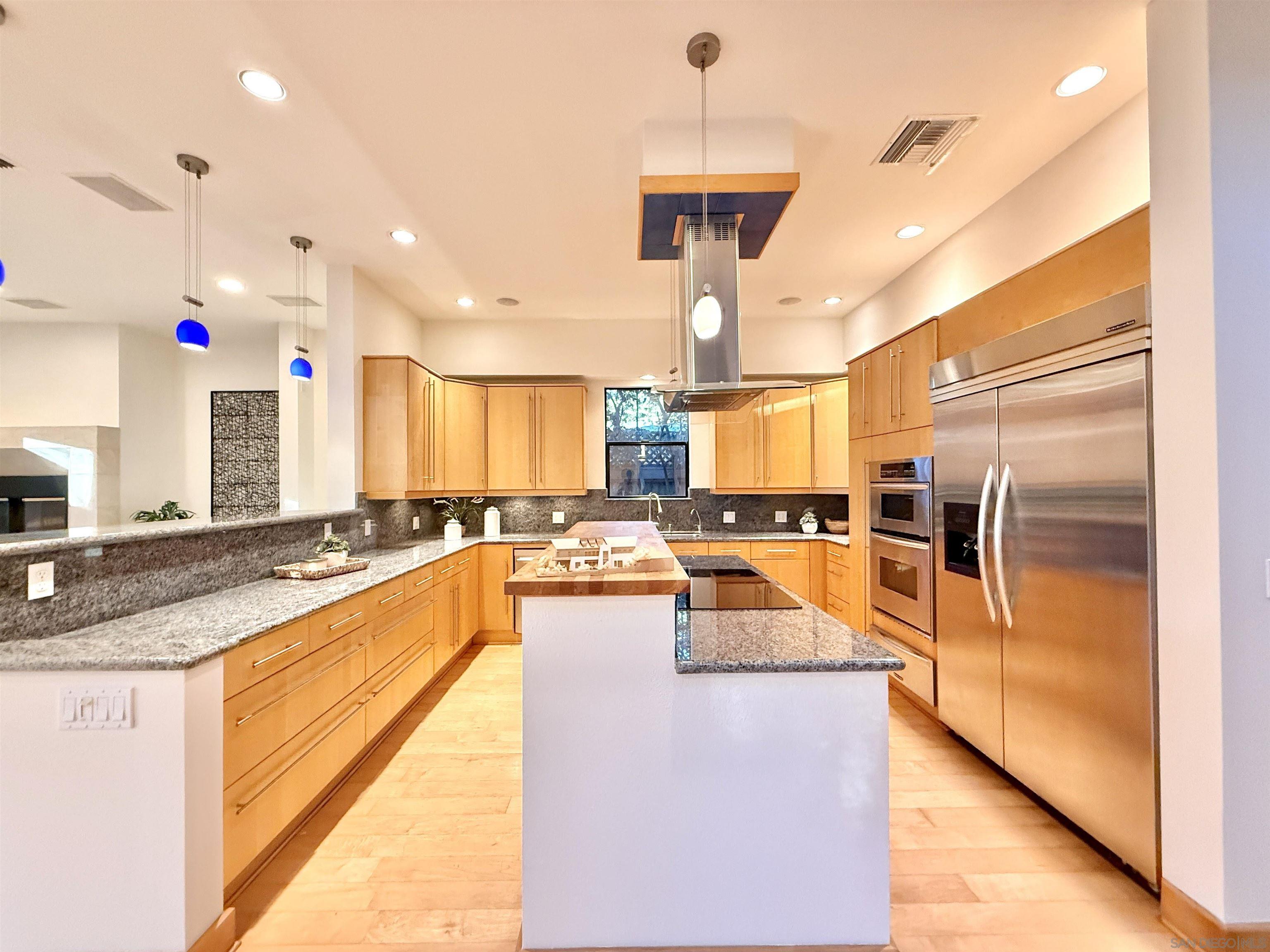 Detail Gallery Image 5 of 34 For 3566  Albatross St, San Diego,  CA 92103 - 3 Beds | 3/1 Baths