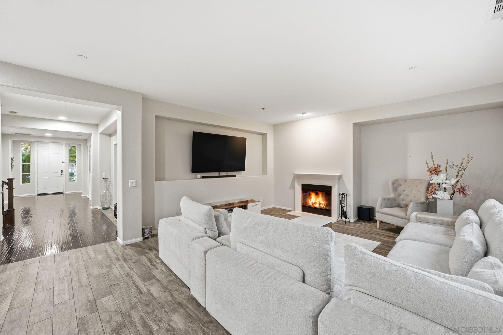 Detail Gallery Image 6 of 48 For 2923  Oro Blanco Cir, Escondido,  CA 92027 - 5 Beds | 3 Baths