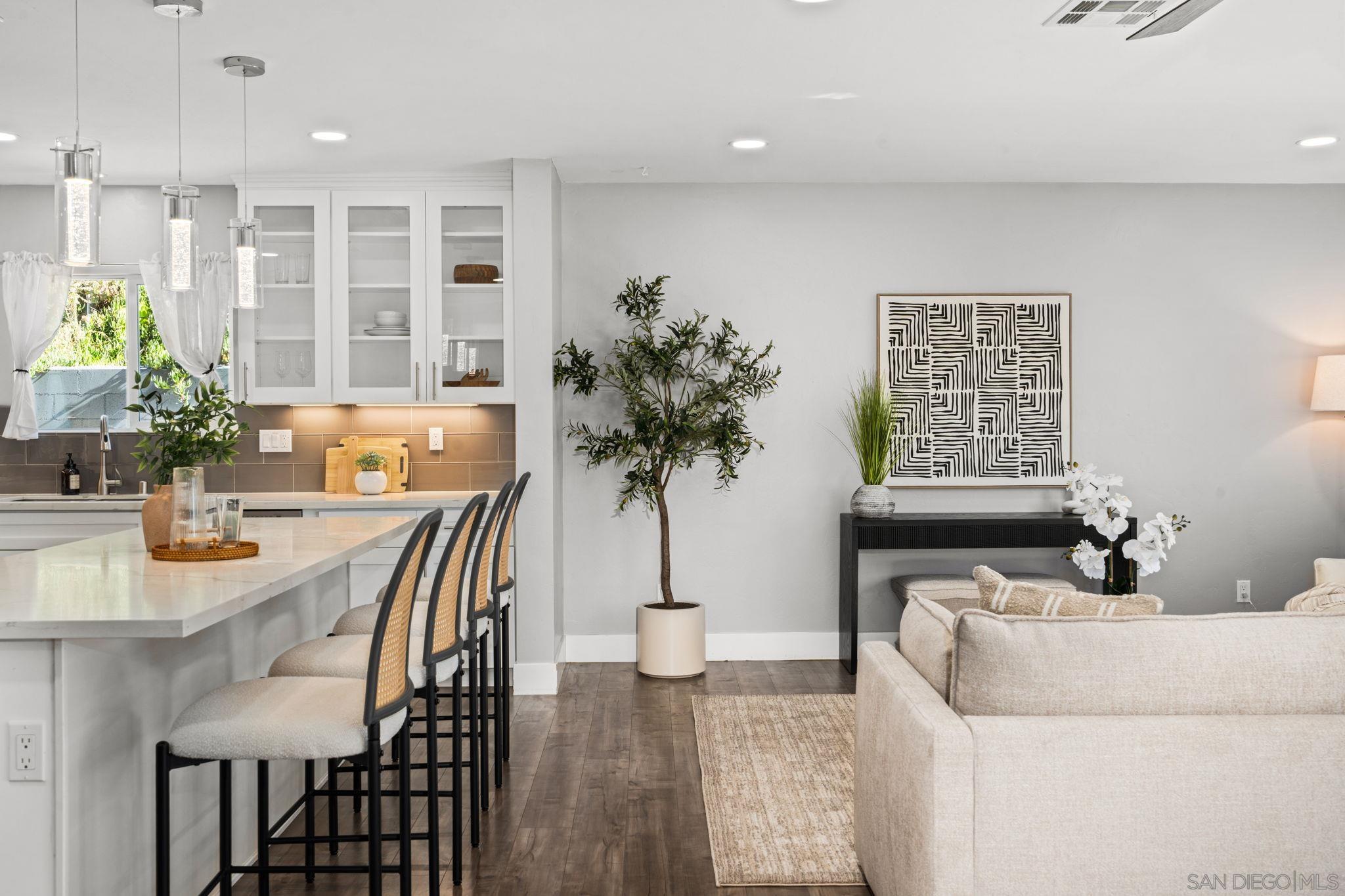 Detail Gallery Image 11 of 46 For 10059  Estrella Dr, La Mesa,  CA 91941 - 4 Beds | 4 Baths