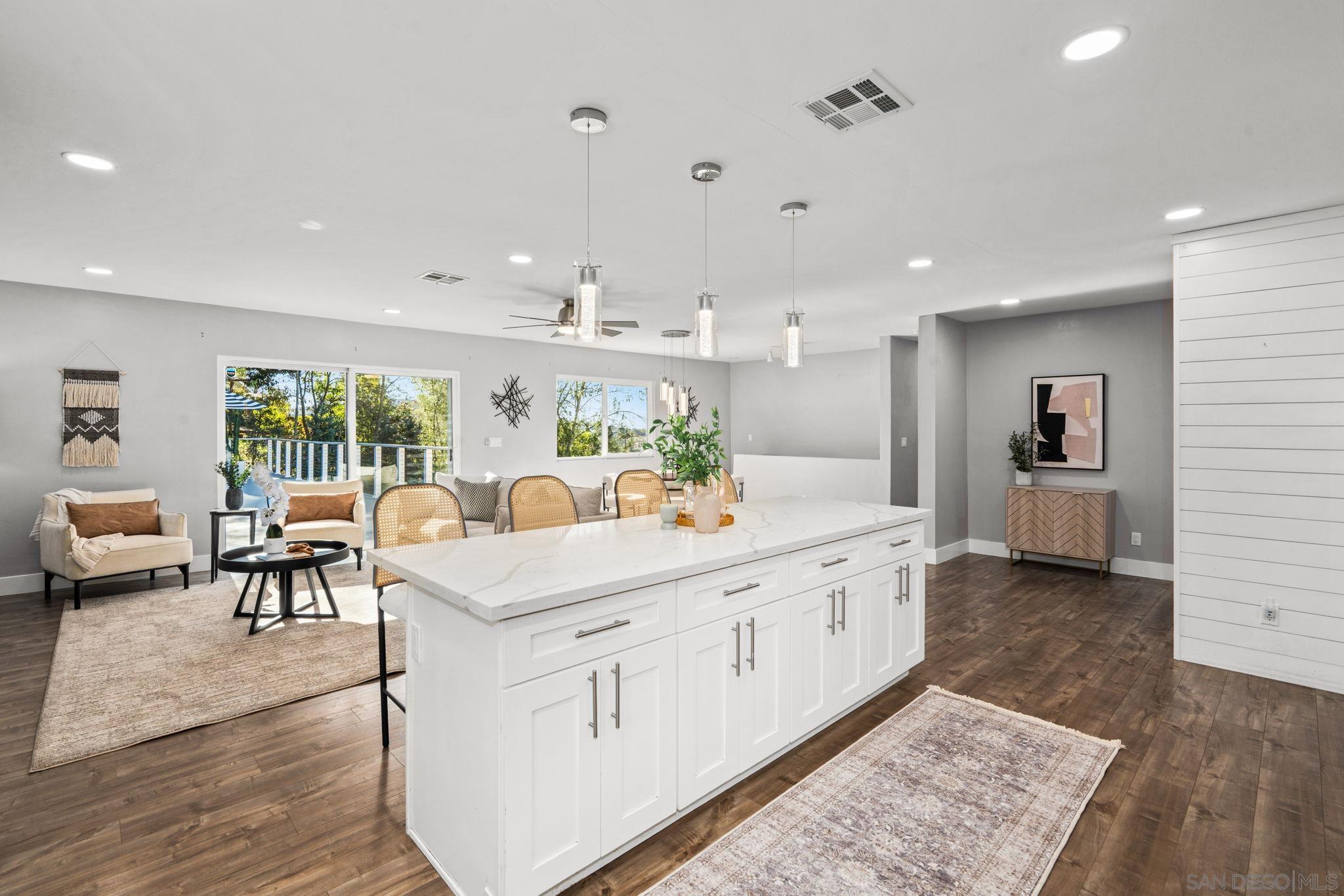 Detail Gallery Image 12 of 46 For 10059  Estrella Dr, La Mesa,  CA 91941 - 4 Beds | 4 Baths