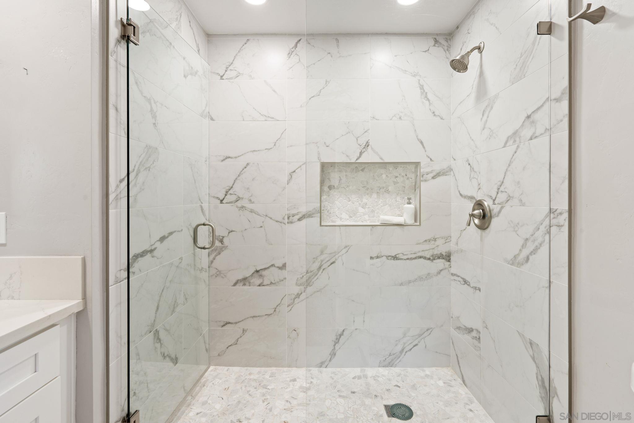 Detail Gallery Image 19 of 46 For 10059  Estrella Dr, La Mesa,  CA 91941 - 4 Beds | 4 Baths