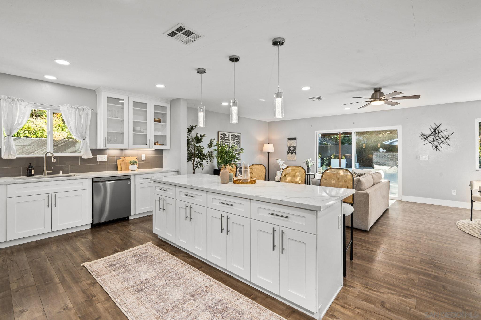 Detail Gallery Image 5 of 46 For 10059  Estrella Dr, La Mesa,  CA 91941 - 4 Beds | 4 Baths