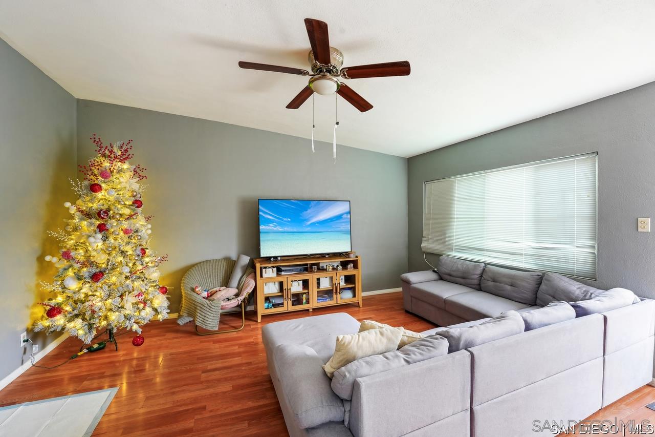 Detail Gallery Image 4 of 15 For 925  Magnolia Ave, Beaumont,  CA 92223 - – Beds | – Baths