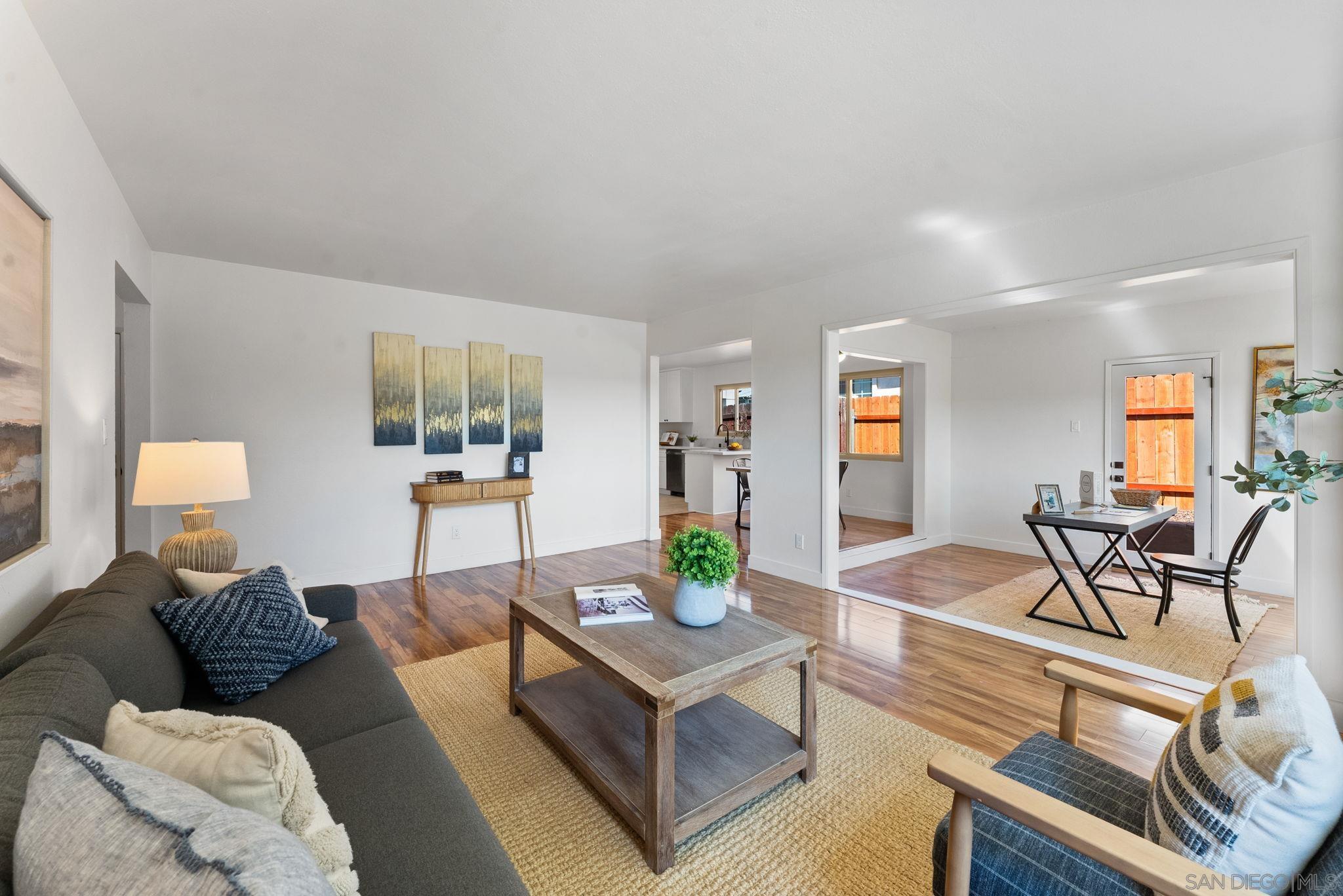 Front Image Thumbnail for SD250045568