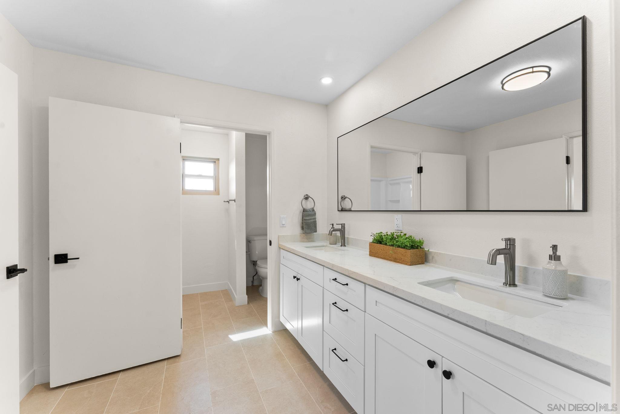 Detail Gallery Image 13 of 38 For 725  Peggy Dr, San Diego,  CA 92114 - 5 Beds | 2/1 Baths