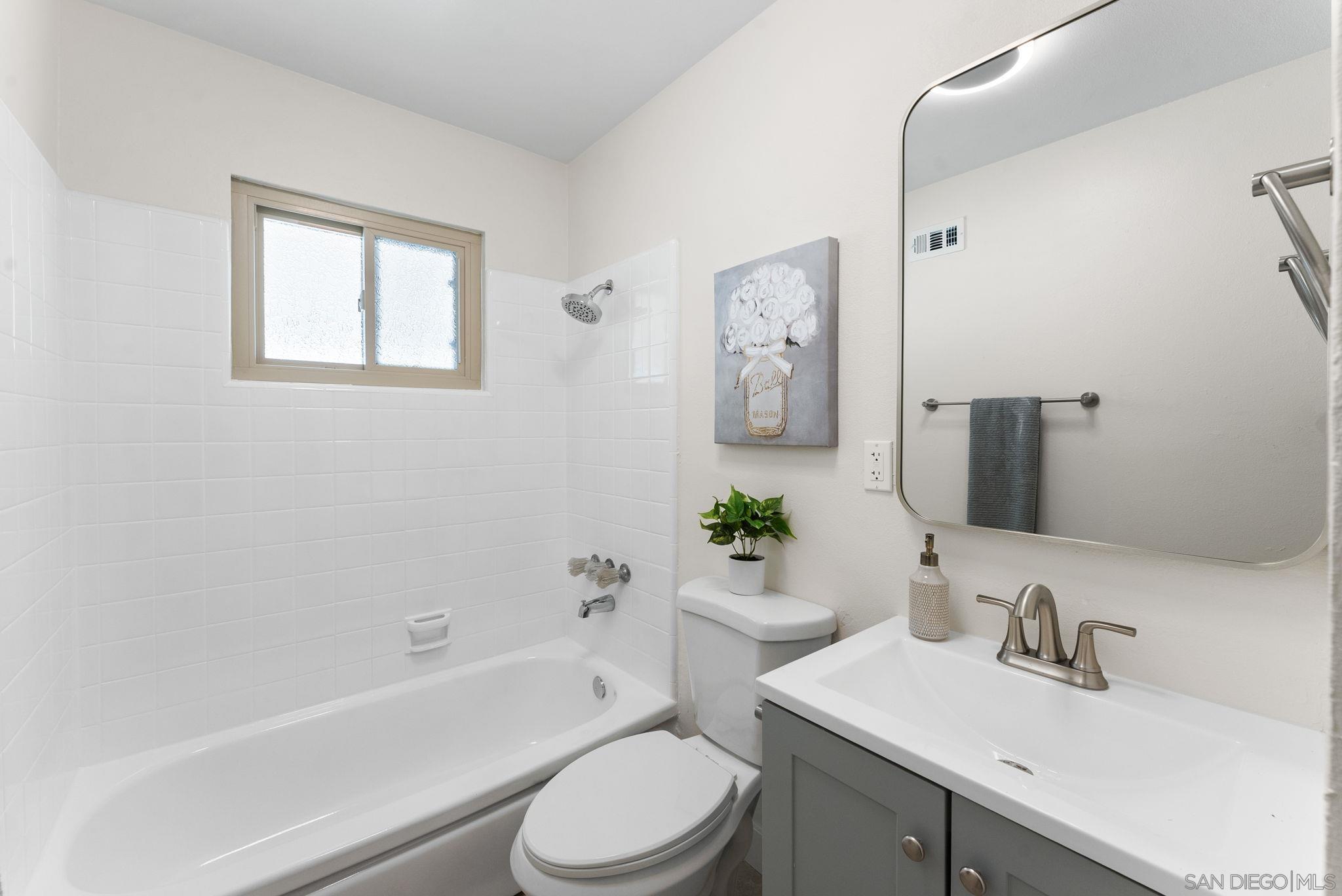 Detail Gallery Image 19 of 38 For 725  Peggy Dr, San Diego,  CA 92114 - 5 Beds | 2/1 Baths