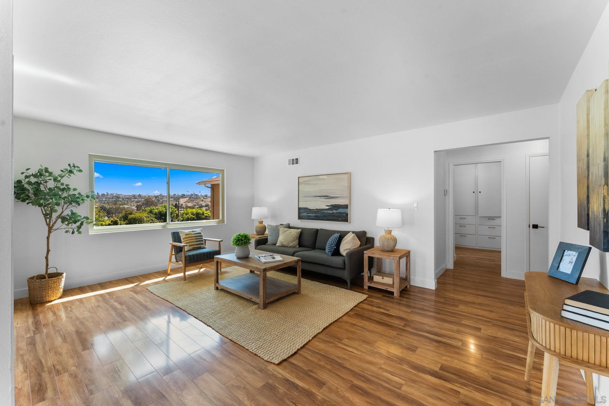 Detail Gallery Image 3 of 38 For 725  Peggy Dr, San Diego,  CA 92114 - 5 Beds | 2/1 Baths