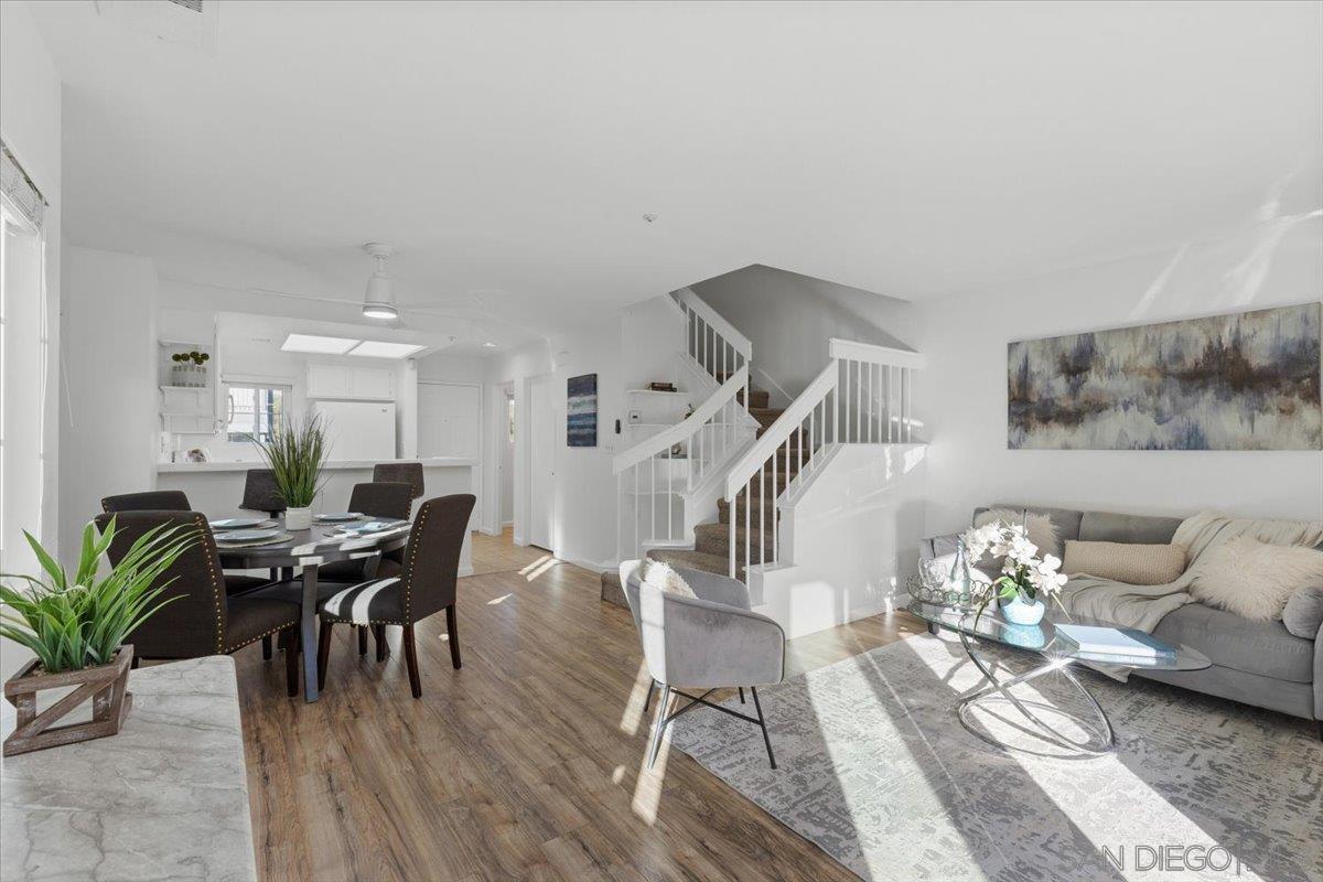 Front Image Thumbnail for SD250045572