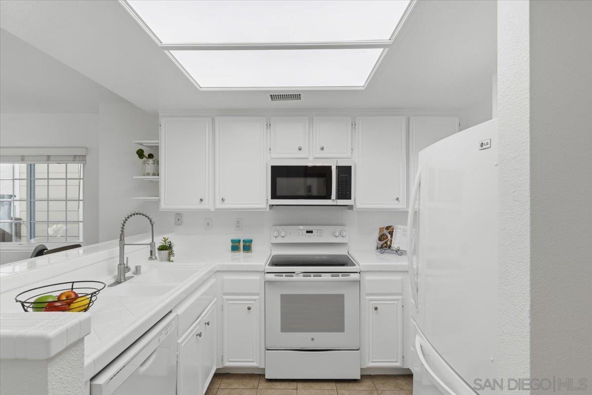 Detail Gallery Image 2 of 24 For 8973  Arlingdale Way, Spring Valley,  CA 91977 - 2 Beds | 2/1 Baths