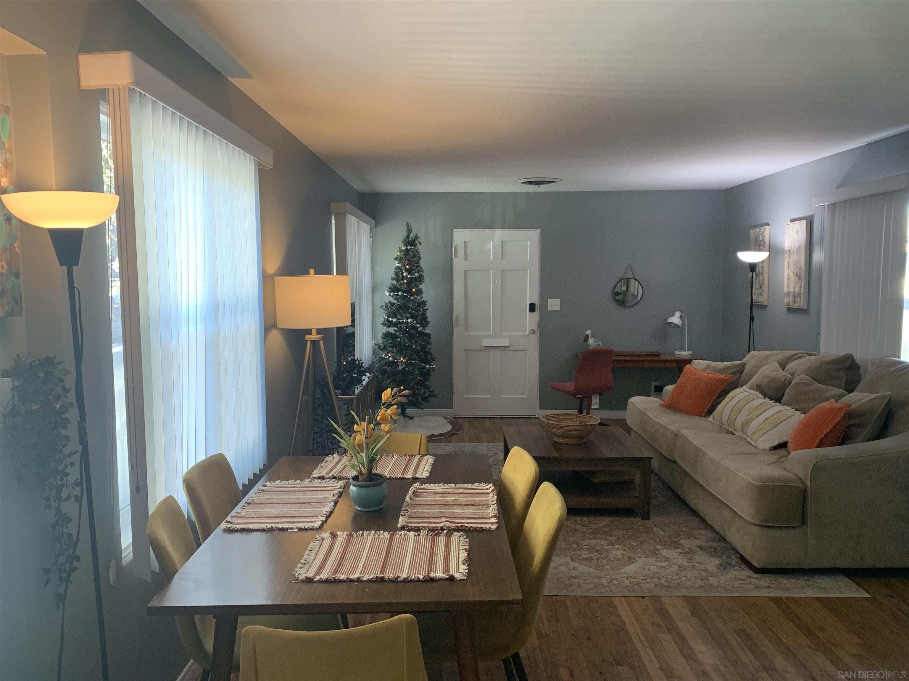 Detail Gallery Image 5 of 12 For 2685  Mission Blvd., San Diego,  CA 92109 - 3 Beds | 2 Baths