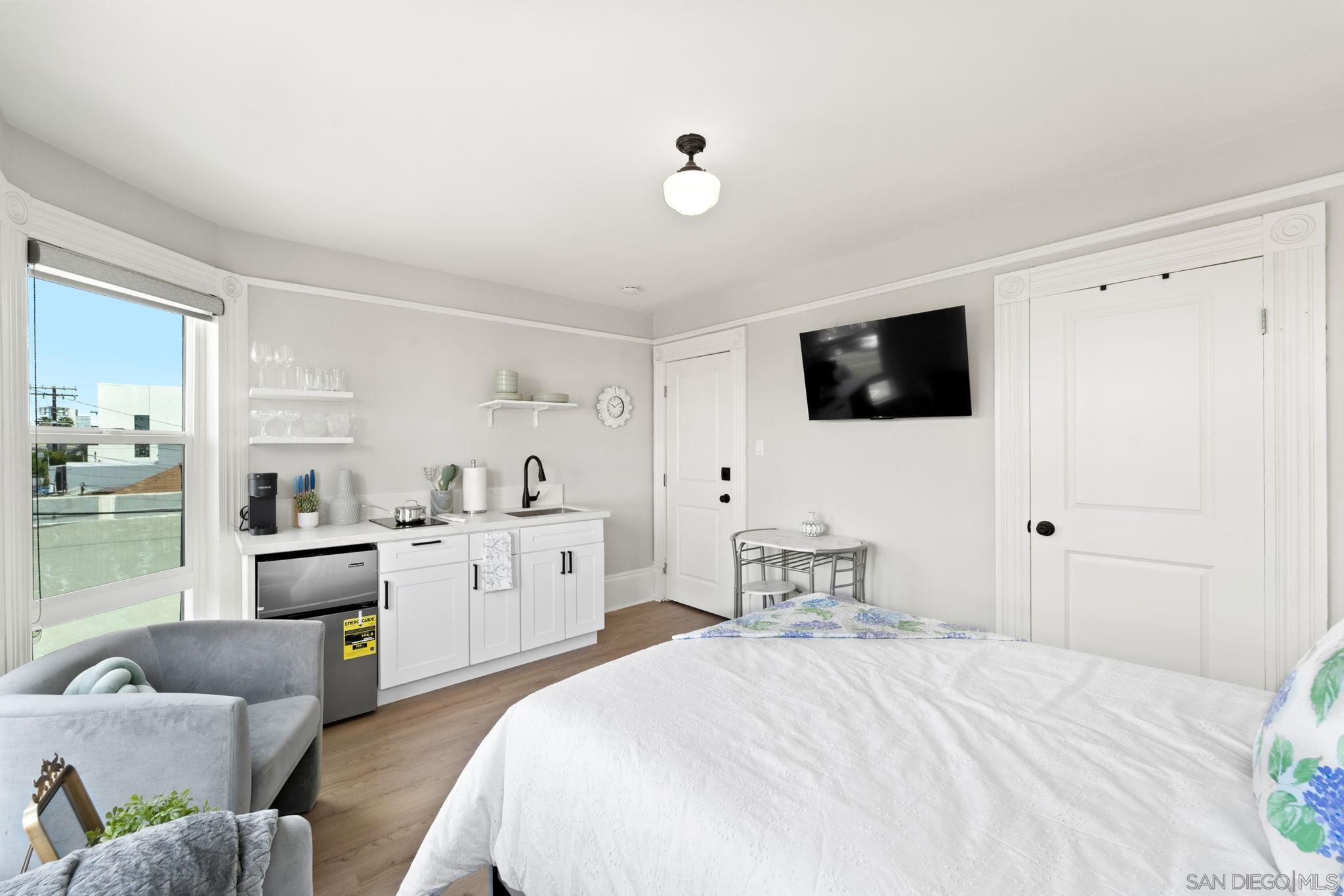 Detail Gallery Image 7 of 75 For 2174  Logan Ave, San Diego,  CA 92113 - – Beds | – Baths