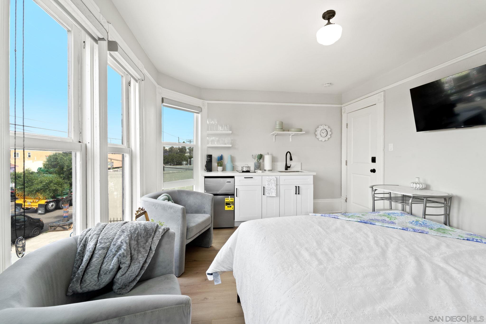 Detail Gallery Image 8 of 75 For 2174  Logan Ave, San Diego,  CA 92113 - – Beds | – Baths