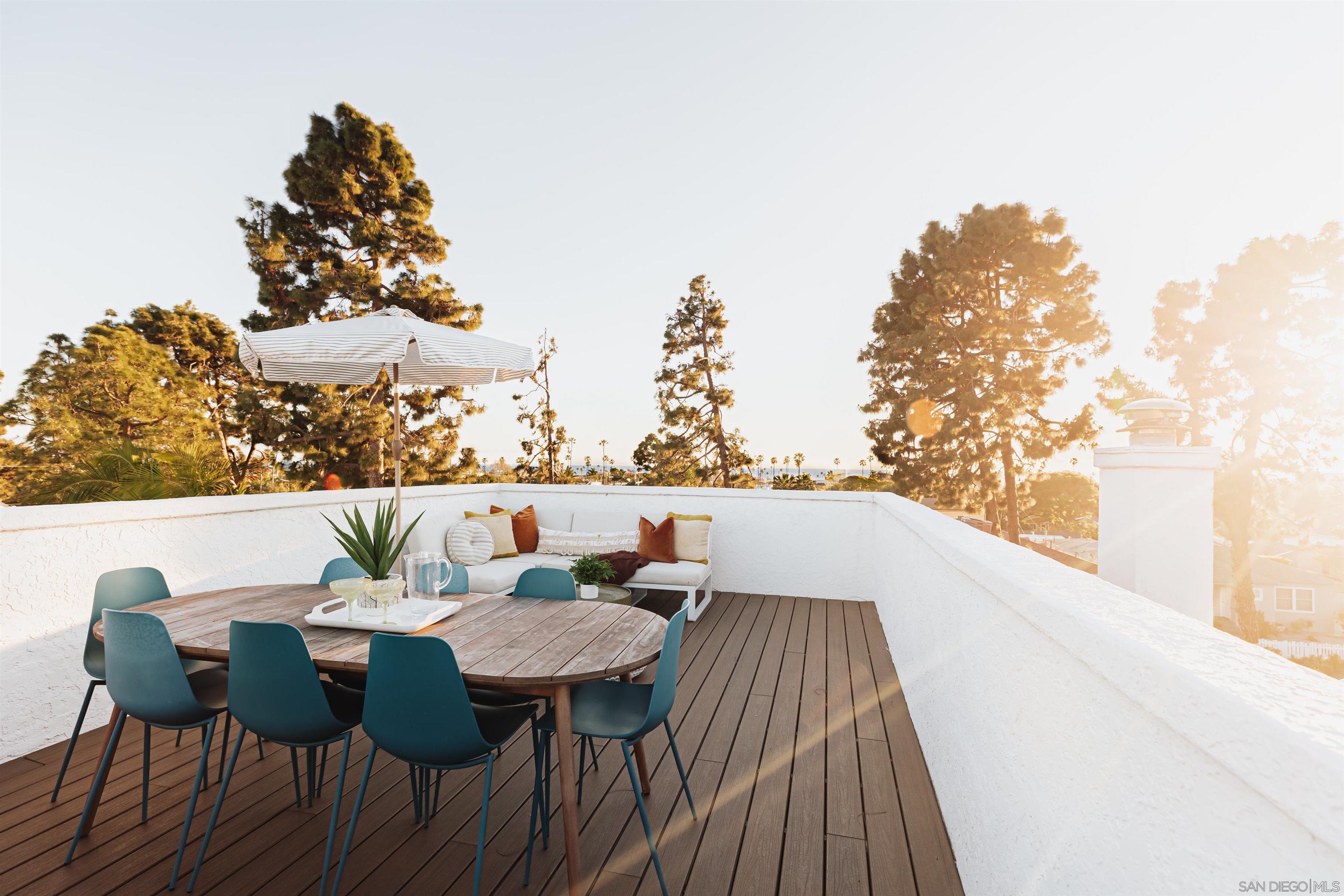 Detail Gallery Image 15 of 56 For 324 S Nevada St, Oceanside,  CA 92054 - 5 Beds | 3 Baths