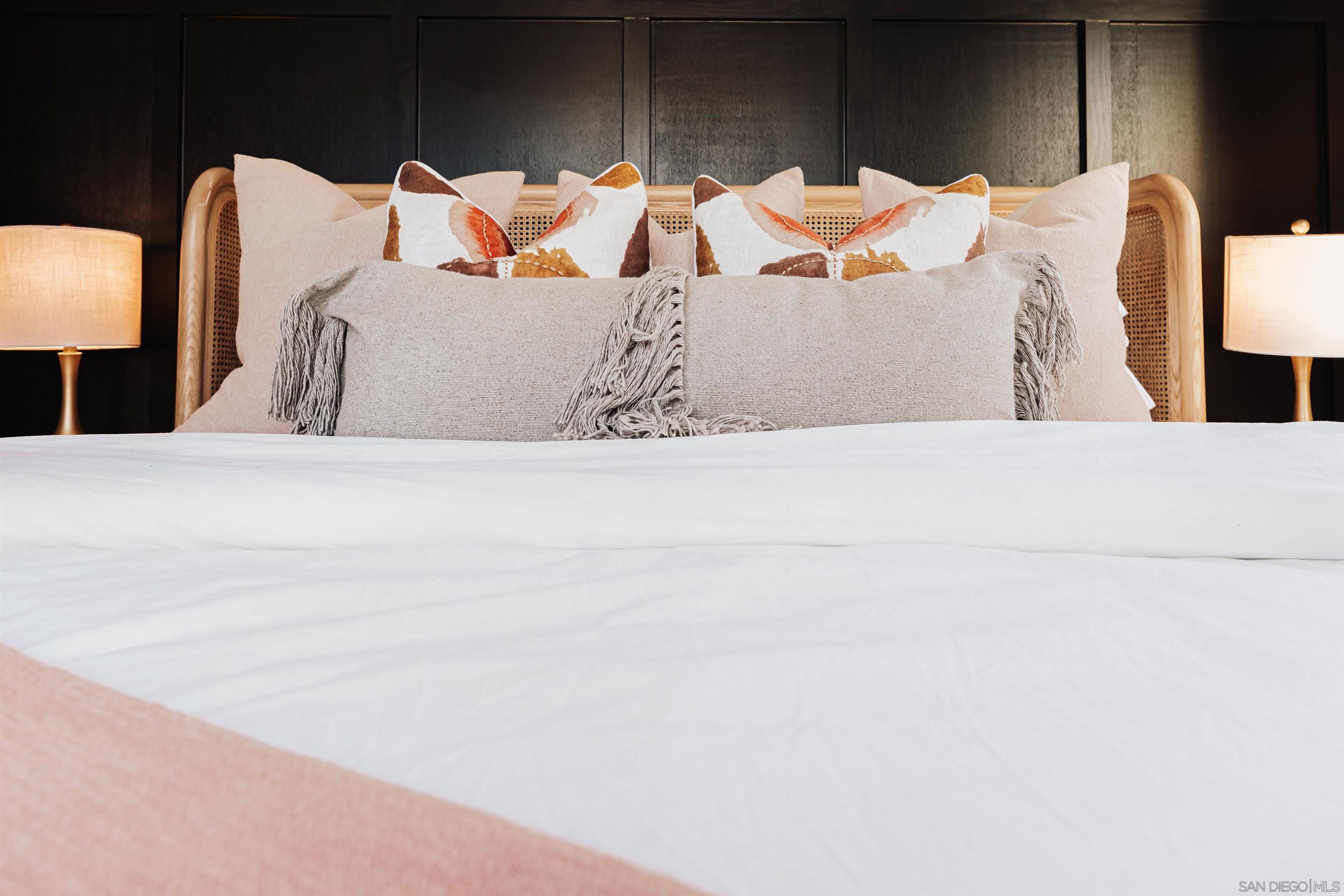 Detail Gallery Image 24 of 56 For 324 S Nevada St, Oceanside,  CA 92054 - 5 Beds | 3 Baths