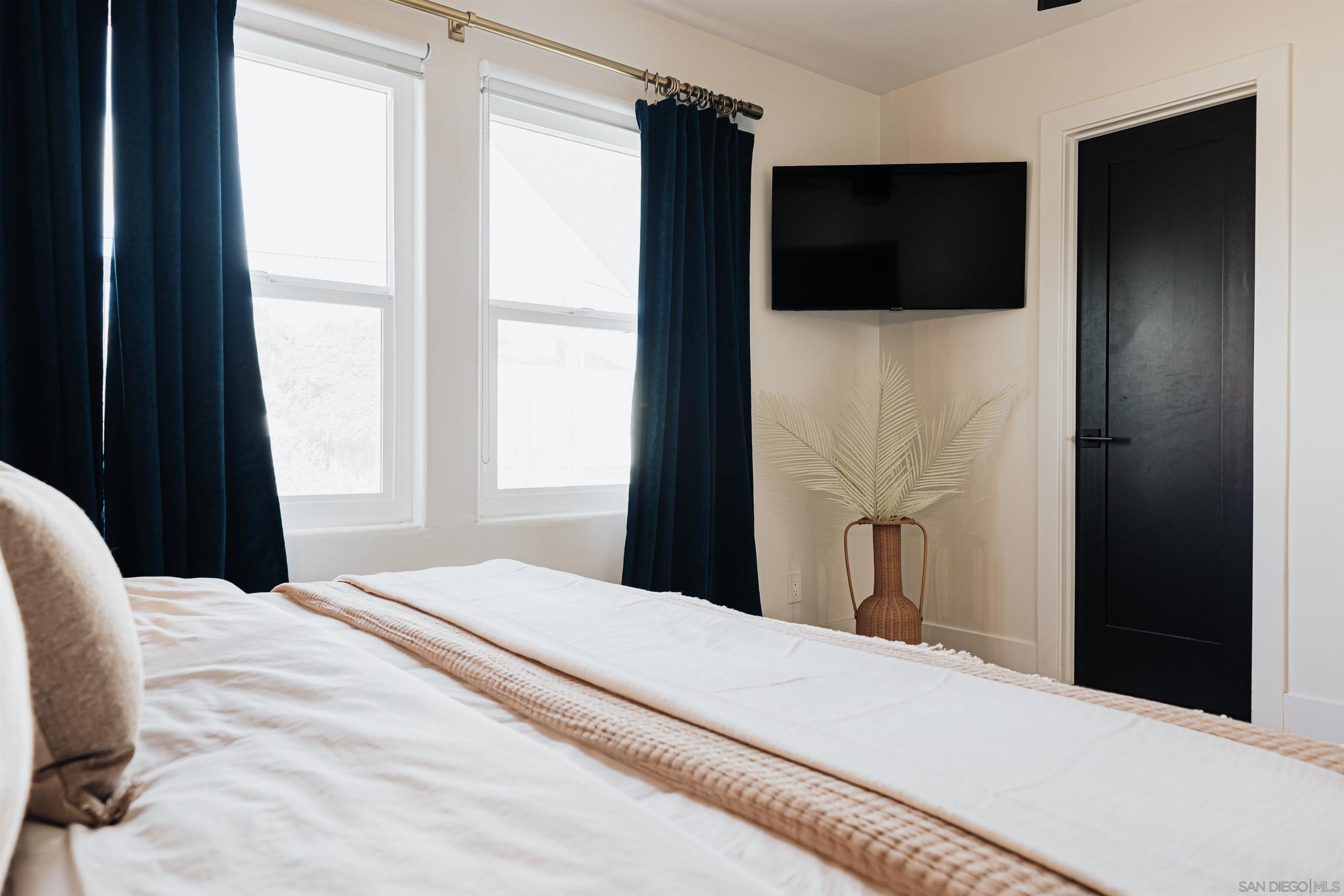 Detail Gallery Image 29 of 56 For 324 S Nevada St, Oceanside,  CA 92054 - 5 Beds | 3 Baths