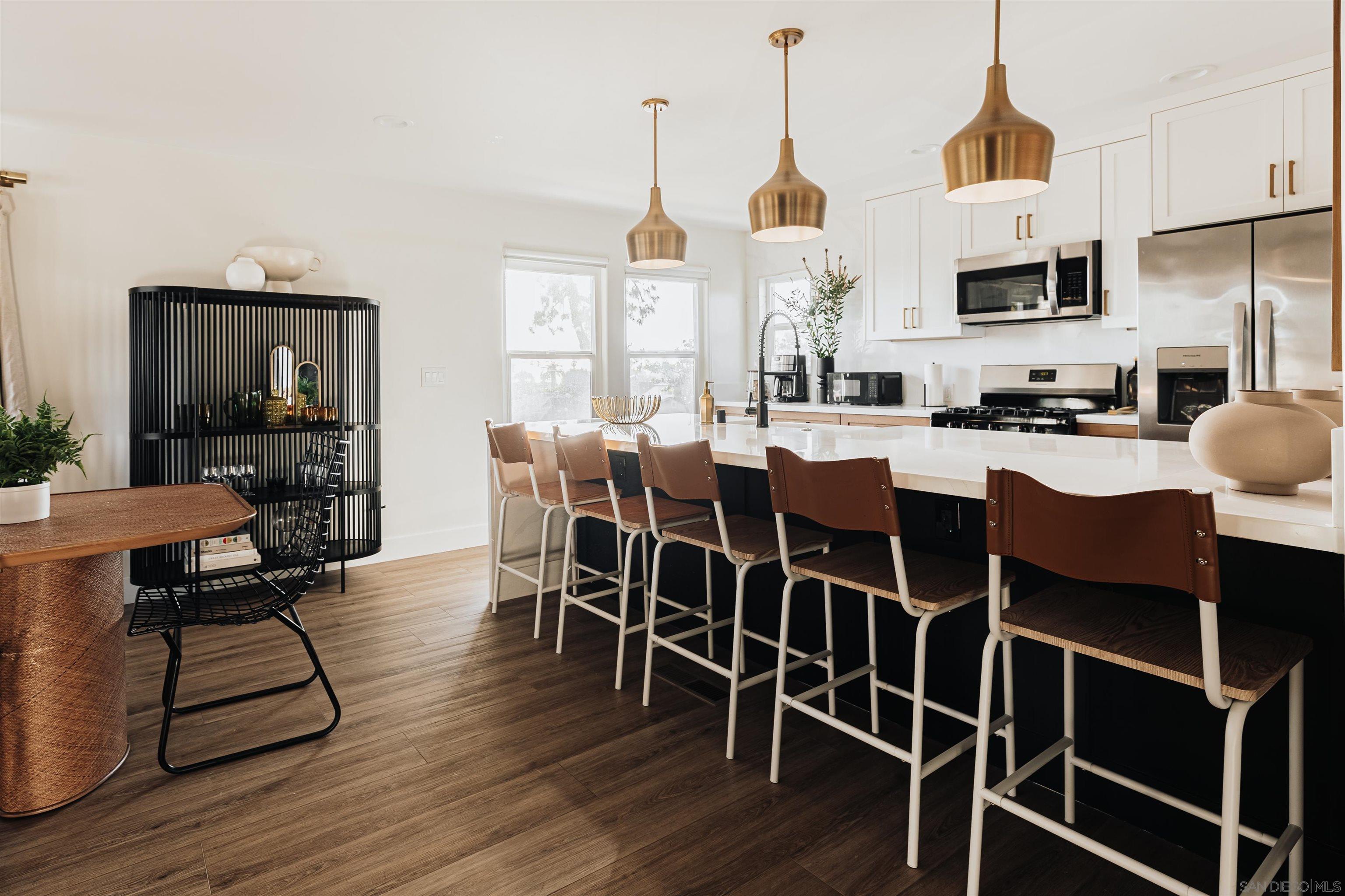 Detail Gallery Image 6 of 56 For 324 S Nevada St, Oceanside,  CA 92054 - 5 Beds | 3 Baths