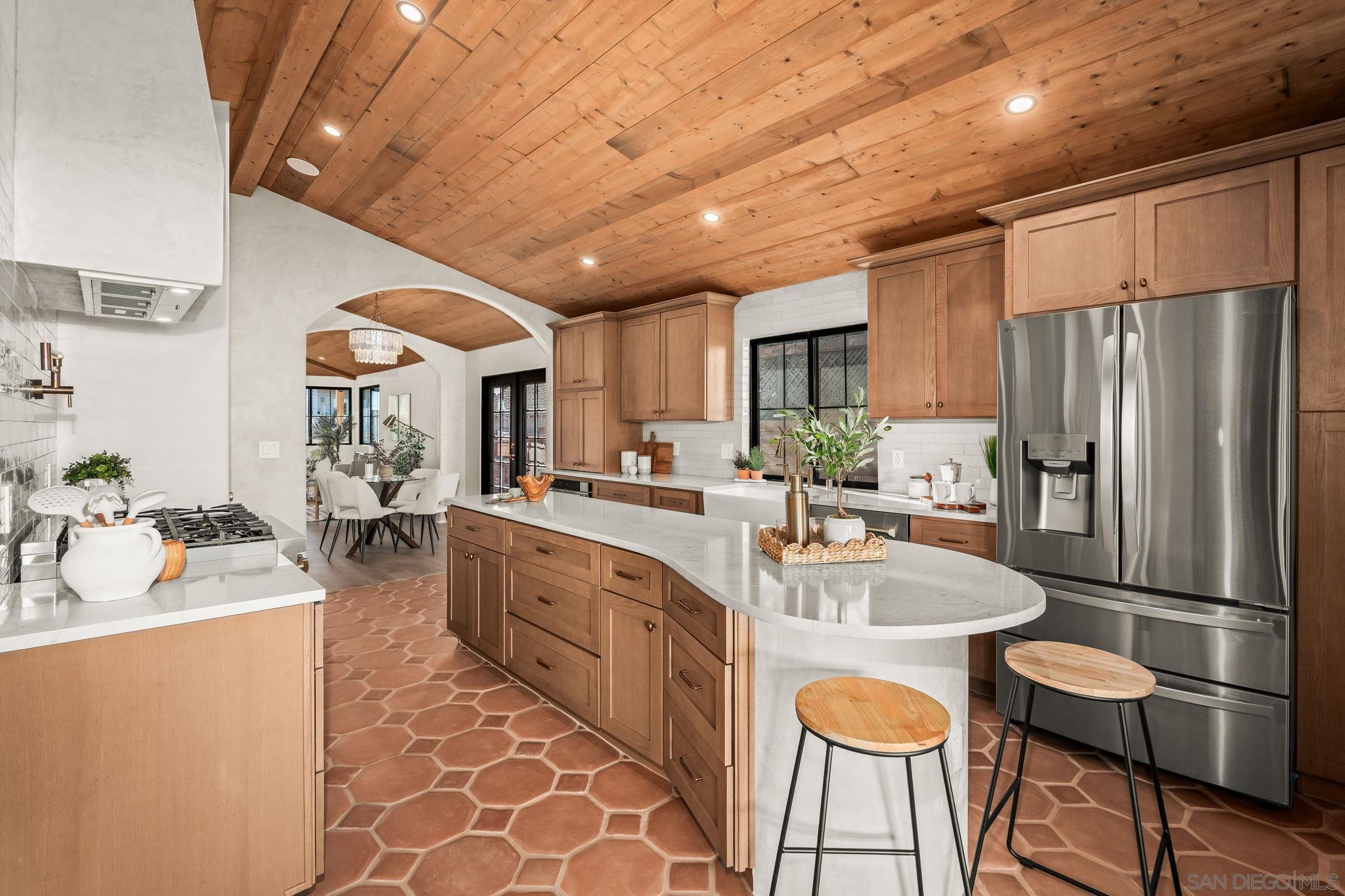 Front Image Thumbnail for SD250045576