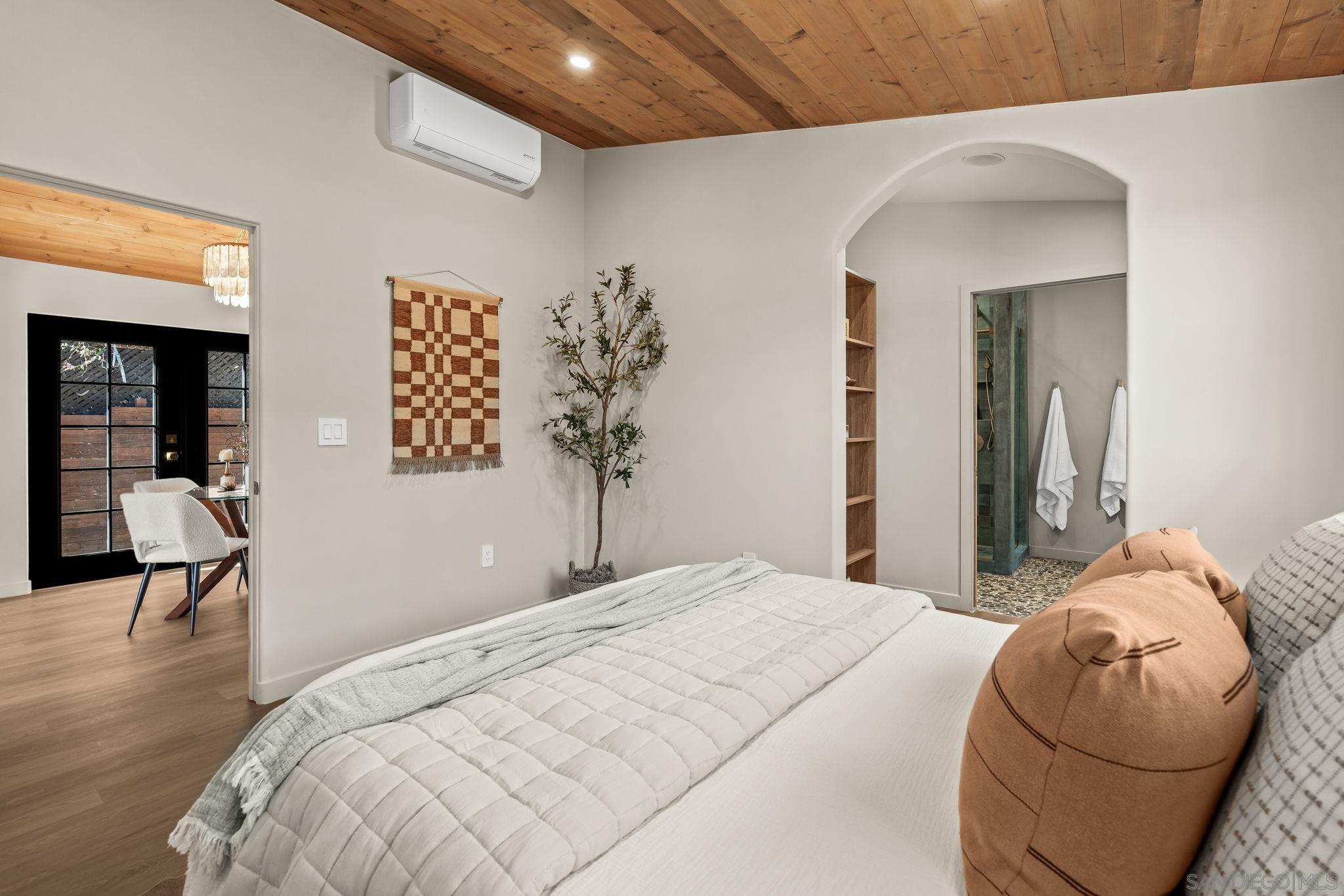 Detail Gallery Image 20 of 69 For 1566  Evergreen St, San Diego,  CA 92106 - 3 Beds | 2 Baths