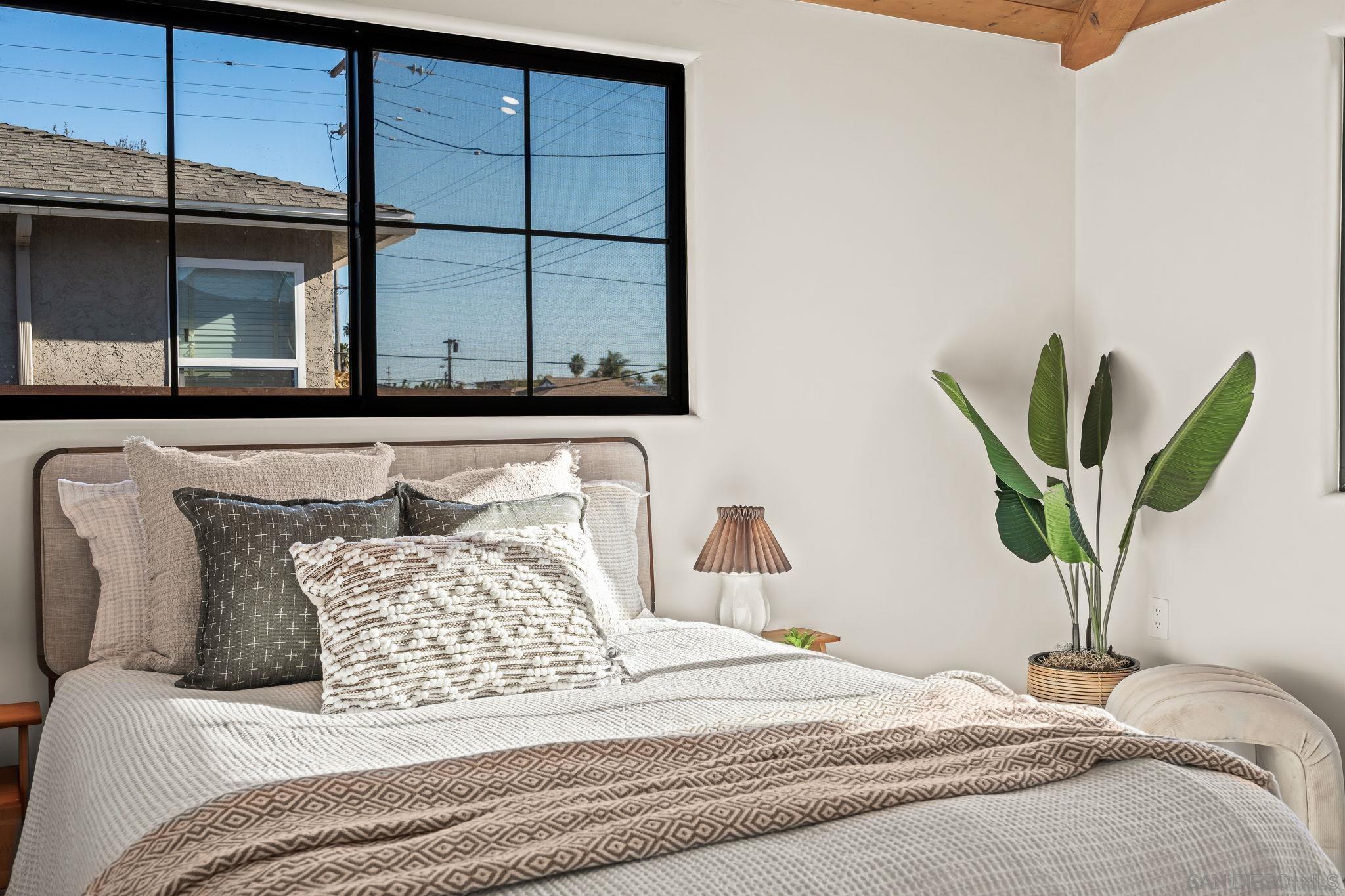 Detail Gallery Image 33 of 69 For 1566  Evergreen St, San Diego,  CA 92106 - 3 Beds | 2 Baths