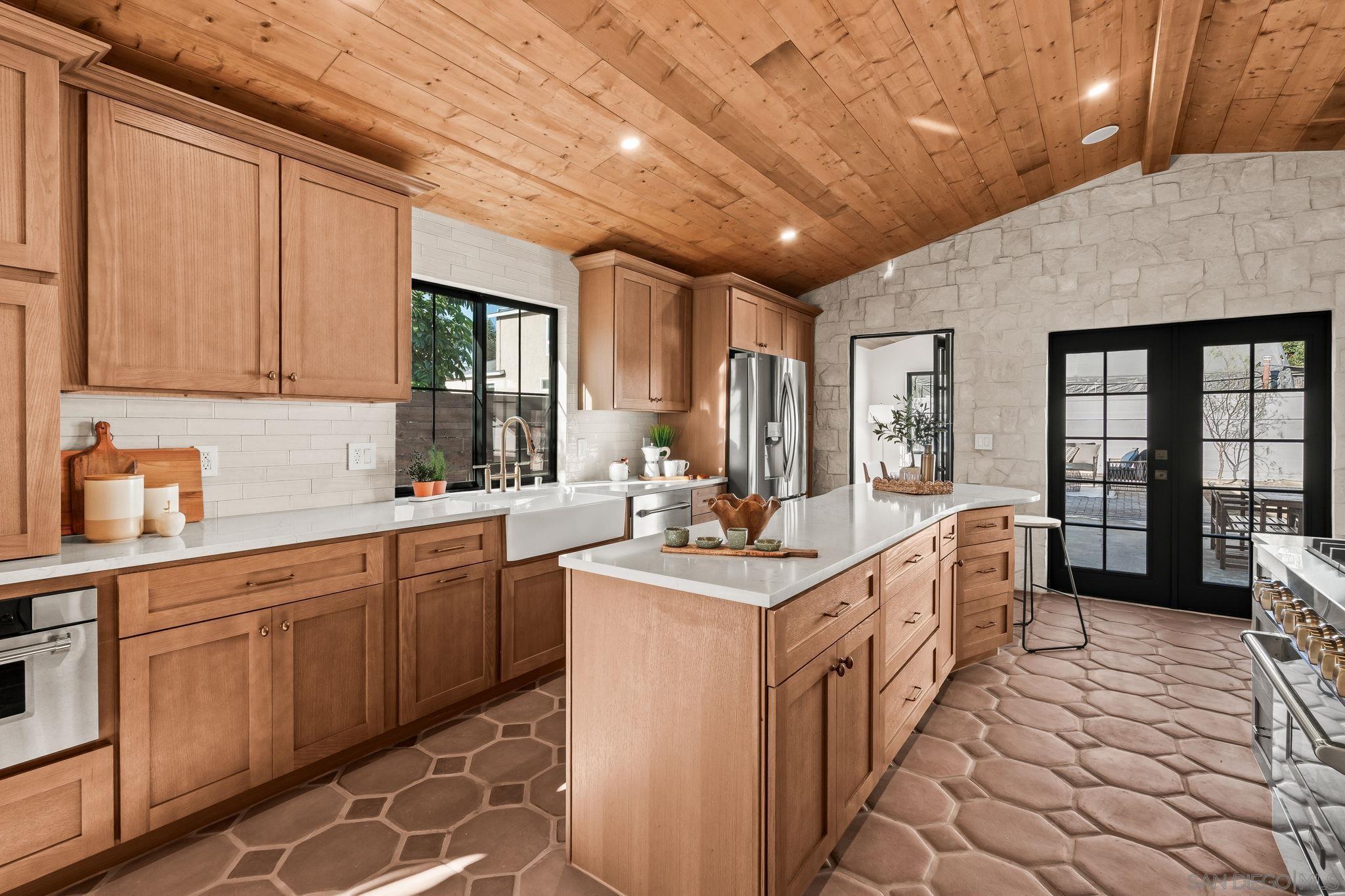 Detail Gallery Image 9 of 69 For 1566  Evergreen St, San Diego,  CA 92106 - 3 Beds | 2 Baths