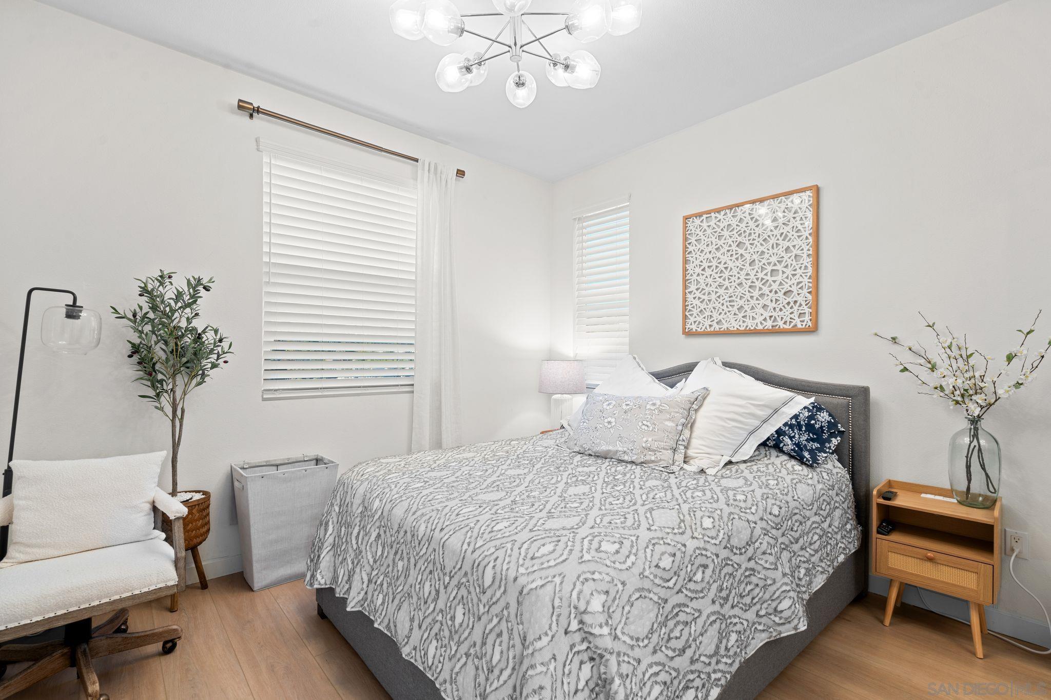 Detail Gallery Image 12 of 38 For 835  Vera St, Solana Beach,  CA 92075 - 4 Beds | 3 Baths