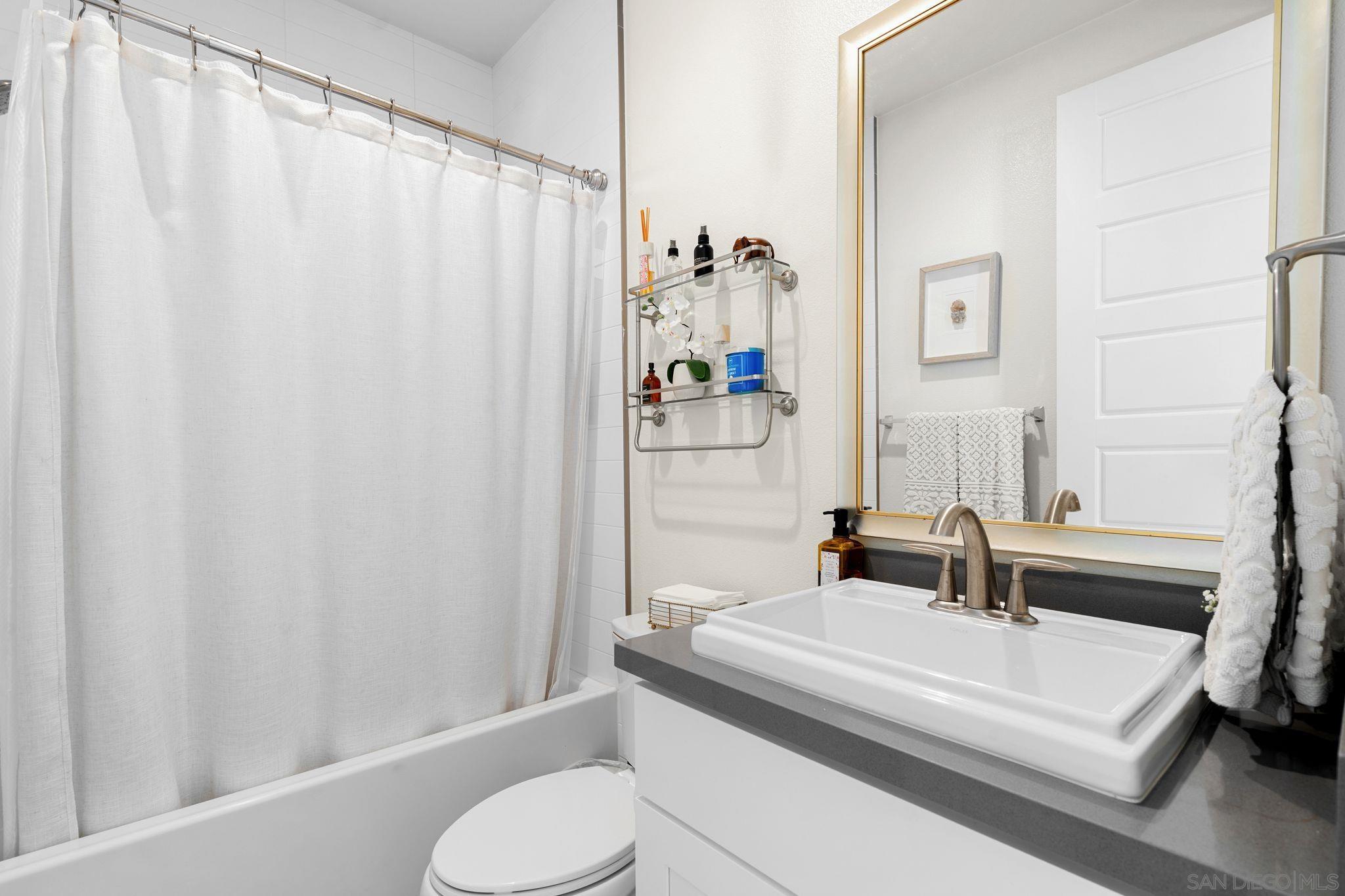 Detail Gallery Image 14 of 38 For 835  Vera St, Solana Beach,  CA 92075 - 4 Beds | 3 Baths