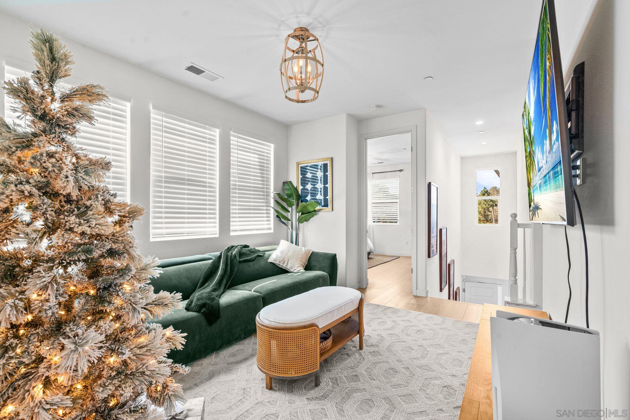 Detail Gallery Image 18 of 38 For 835  Vera St, Solana Beach,  CA 92075 - 4 Beds | 3 Baths