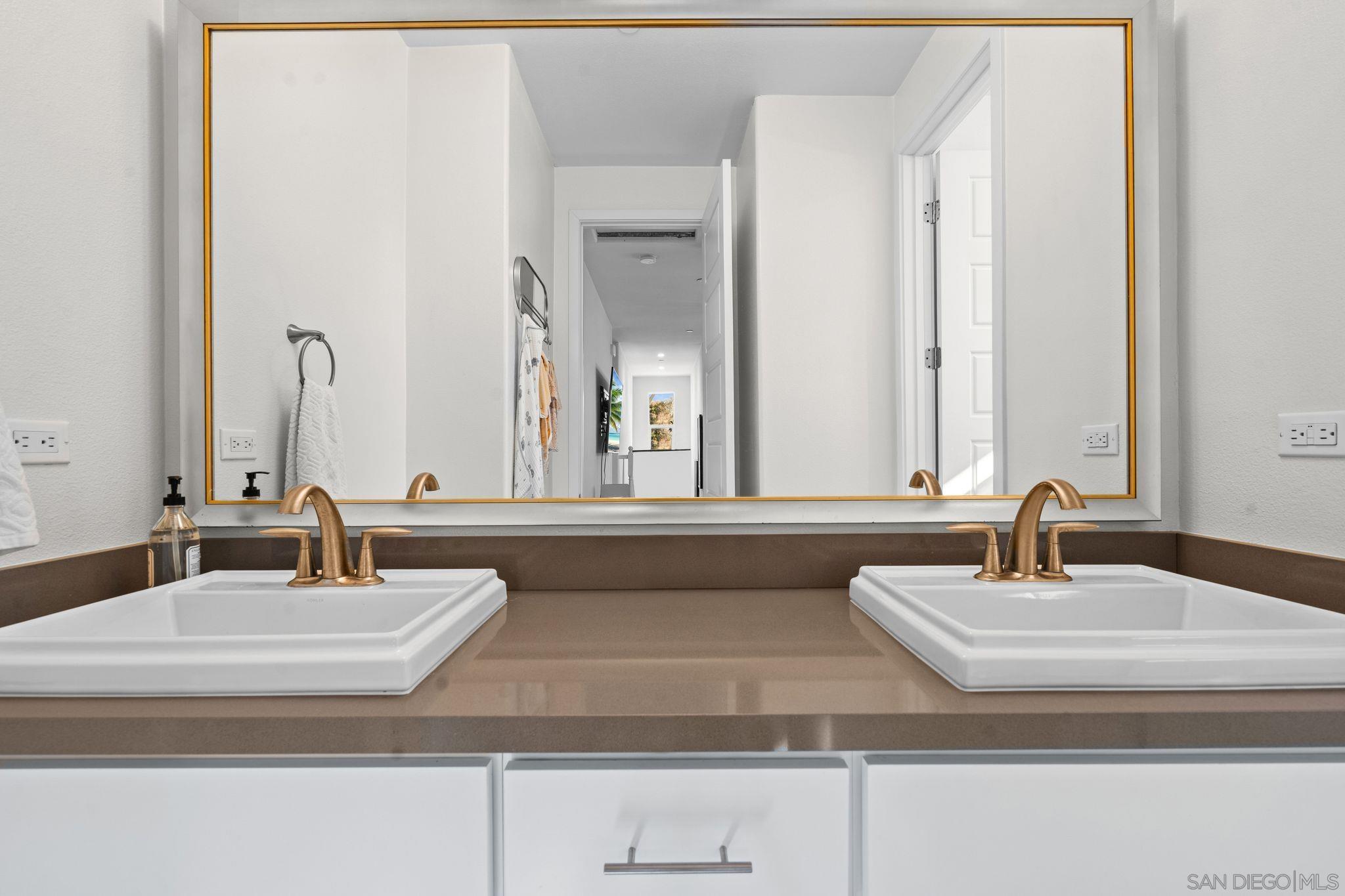 Detail Gallery Image 29 of 38 For 835  Vera St, Solana Beach,  CA 92075 - 4 Beds | 3 Baths