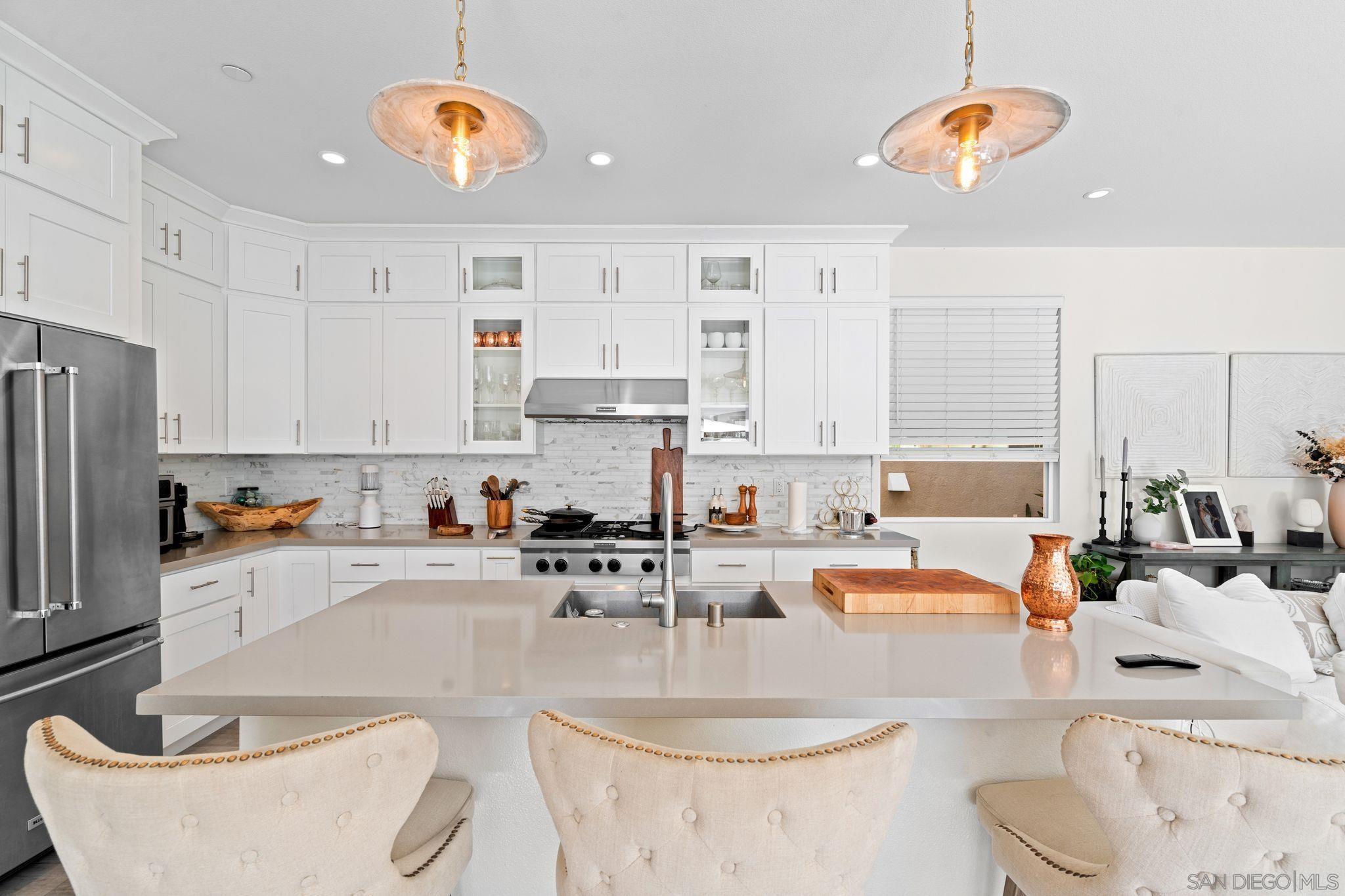 Detail Gallery Image 4 of 38 For 835  Vera St, Solana Beach,  CA 92075 - 4 Beds | 3 Baths