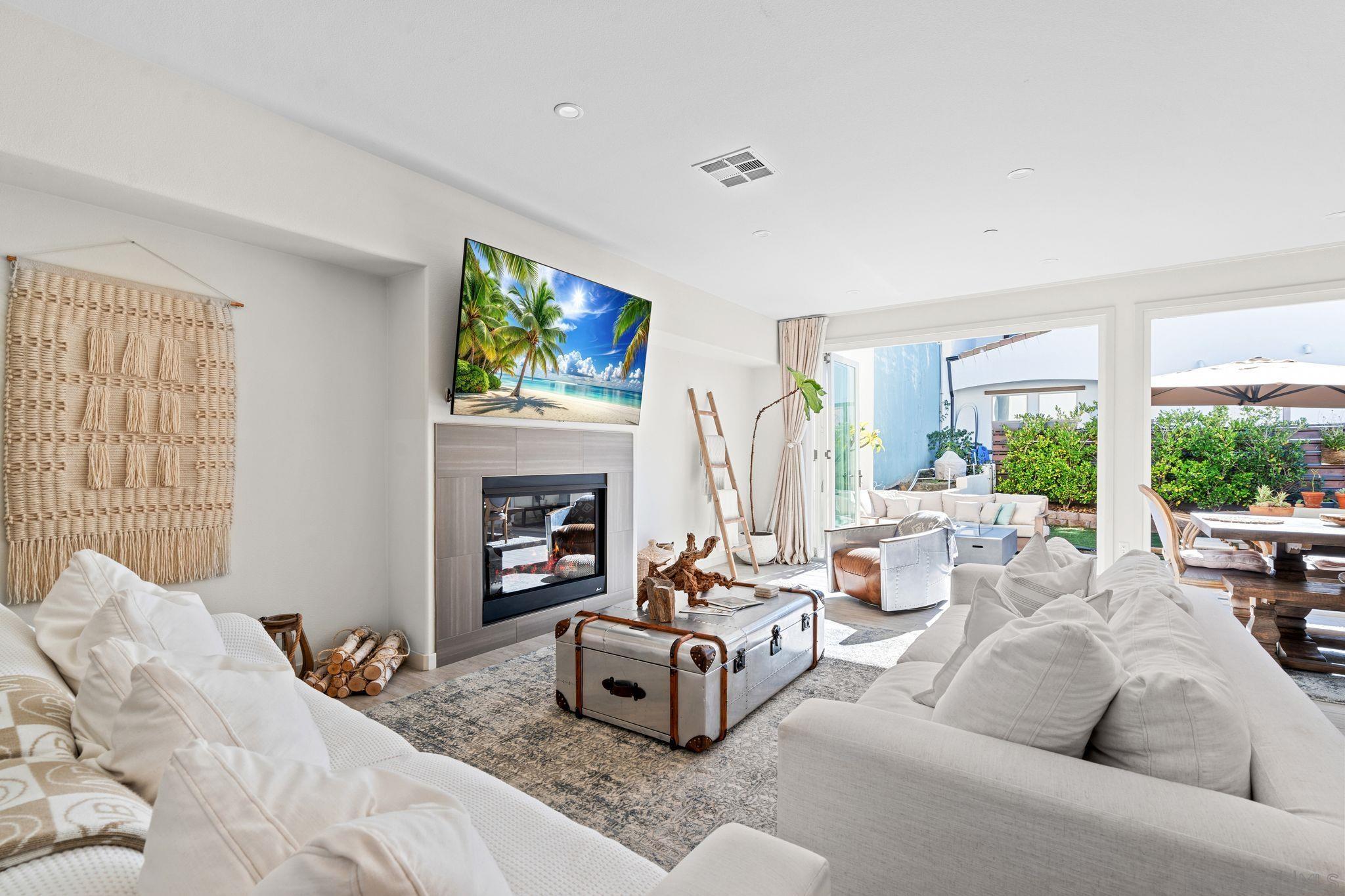 Detail Gallery Image 5 of 38 For 835  Vera St, Solana Beach,  CA 92075 - 4 Beds | 3 Baths