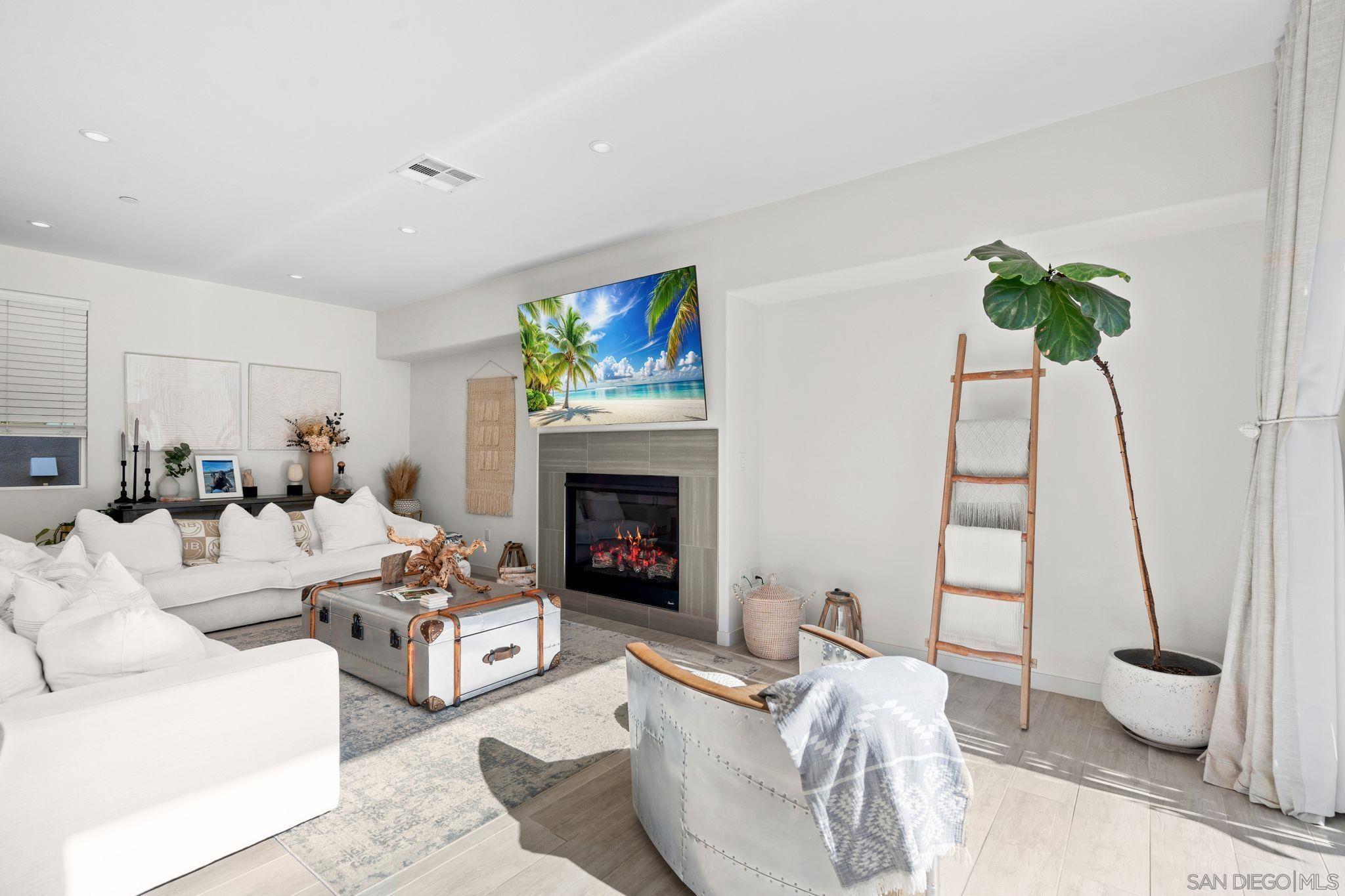 Detail Gallery Image 7 of 38 For 835  Vera St, Solana Beach,  CA 92075 - 4 Beds | 3 Baths