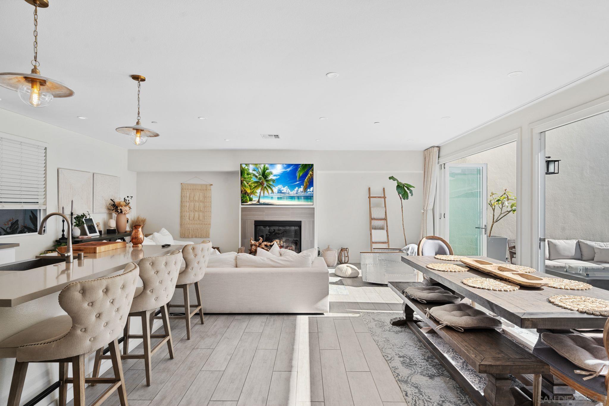 Detail Gallery Image 9 of 38 For 835  Vera St, Solana Beach,  CA 92075 - 4 Beds | 3 Baths