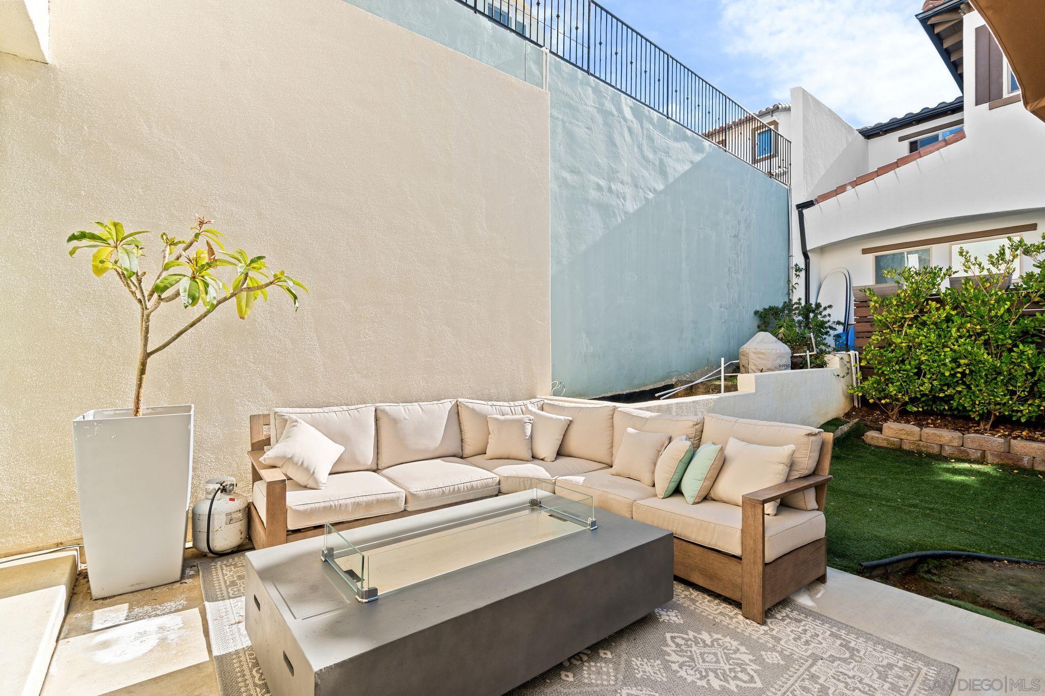 Detail Gallery Image 10 of 38 For 835  Vera St, Solana Beach,  CA 92075 - 4 Beds | 3 Baths