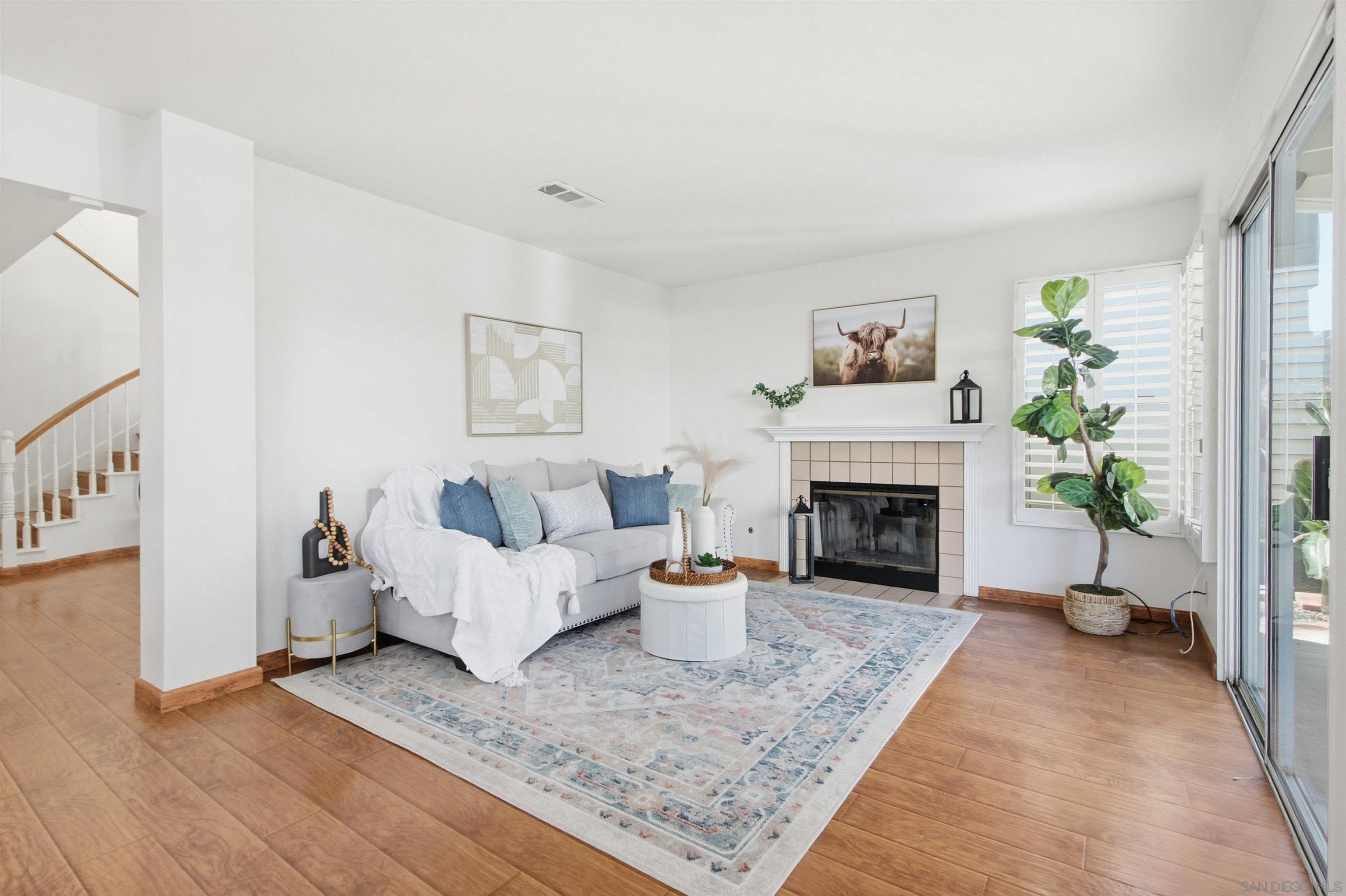 Detail Gallery Image 13 of 39 For 14128  Stoney Gate Place, San Diego,  CA 92128 - 4 Beds | 2/1 Baths