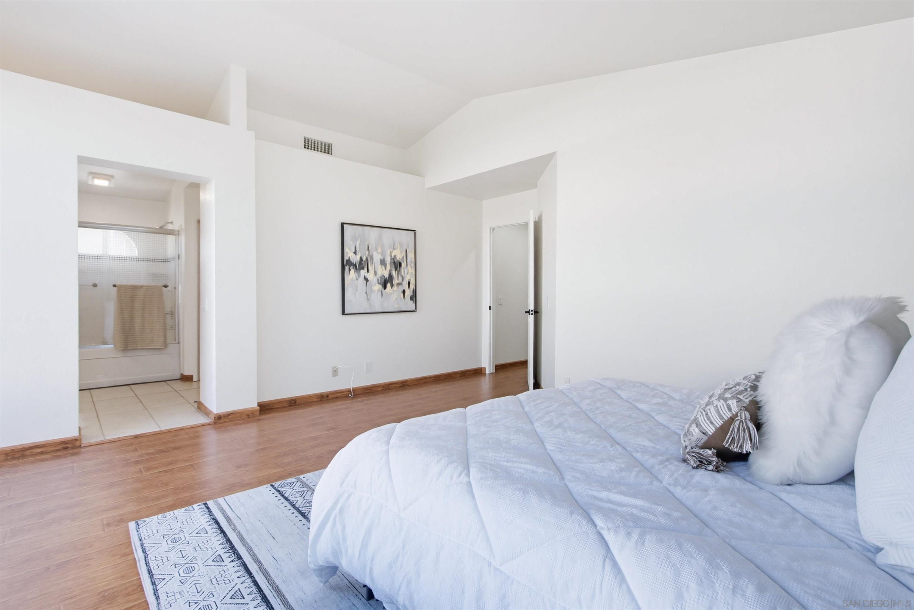 Detail Gallery Image 26 of 39 For 14128  Stoney Gate Place, San Diego,  CA 92128 - 4 Beds | 2/1 Baths