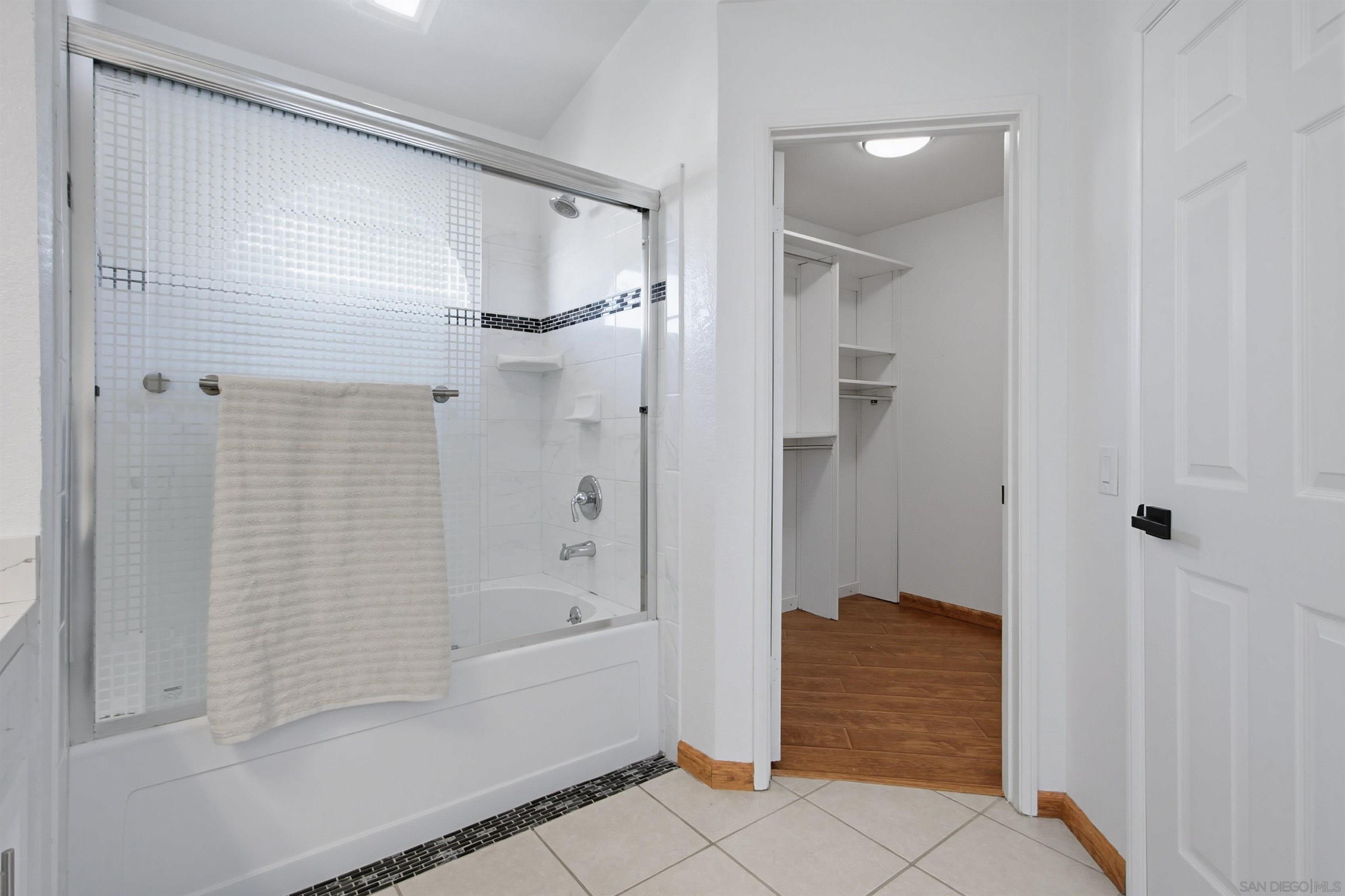 Detail Gallery Image 29 of 39 For 14128  Stoney Gate Place, San Diego,  CA 92128 - 4 Beds | 2/1 Baths