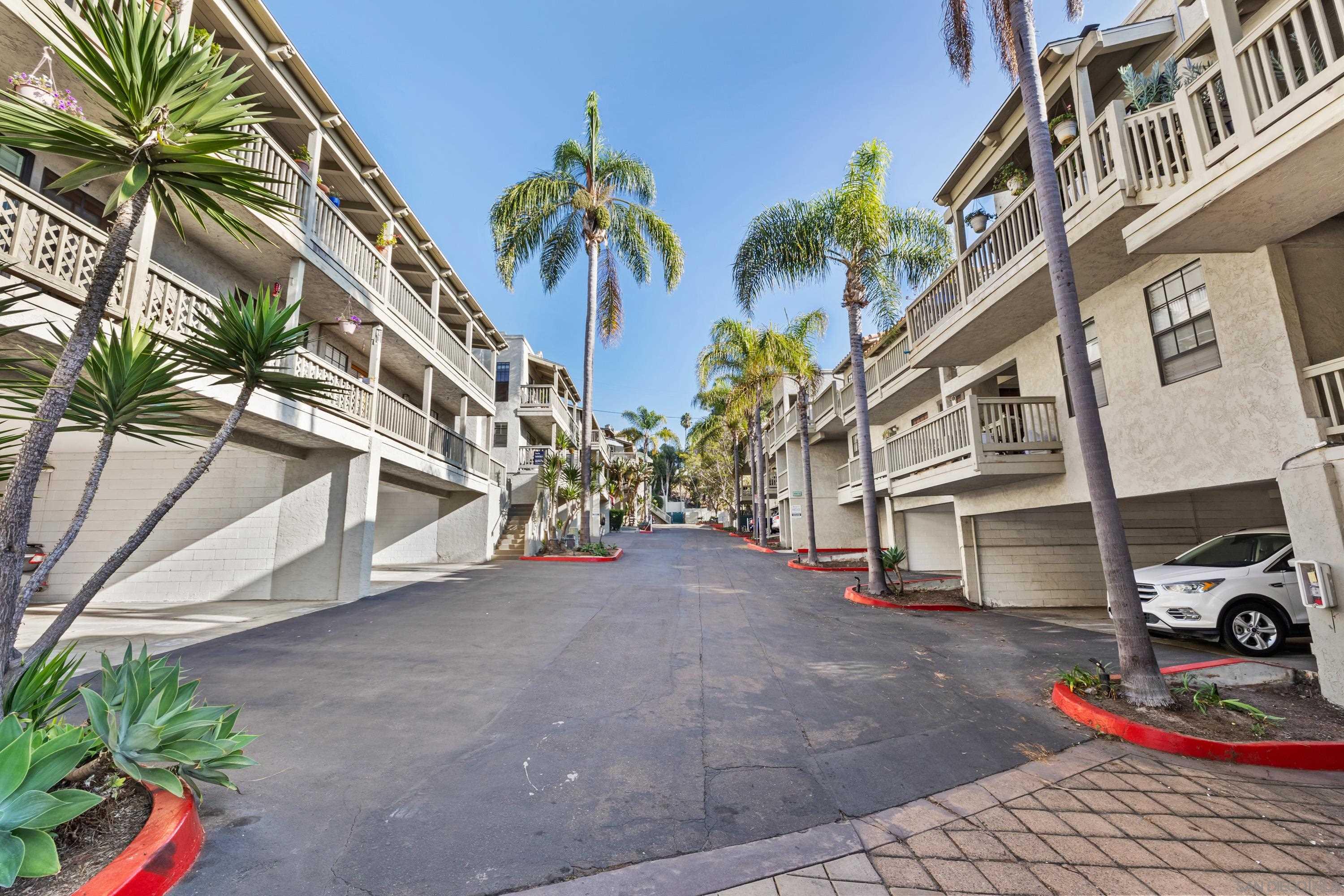 Detail Gallery Image 21 of 26 For 3961  Hortensia St  #H4,  San Diego,  CA 92110 - 2 Beds | 2 Baths