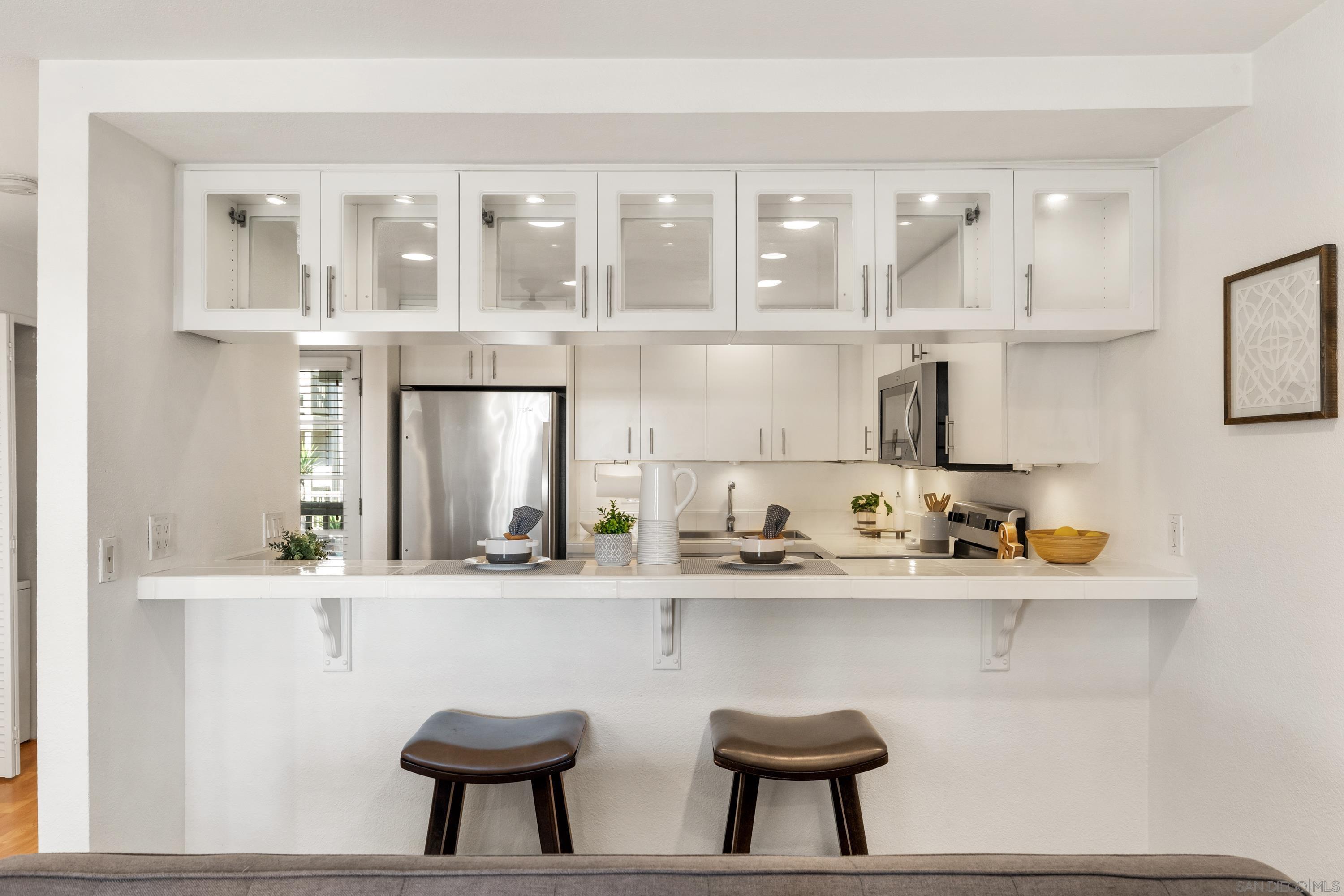 Detail Gallery Image 5 of 26 For 3961  Hortensia St  #H4,  San Diego,  CA 92110 - 2 Beds | 2 Baths