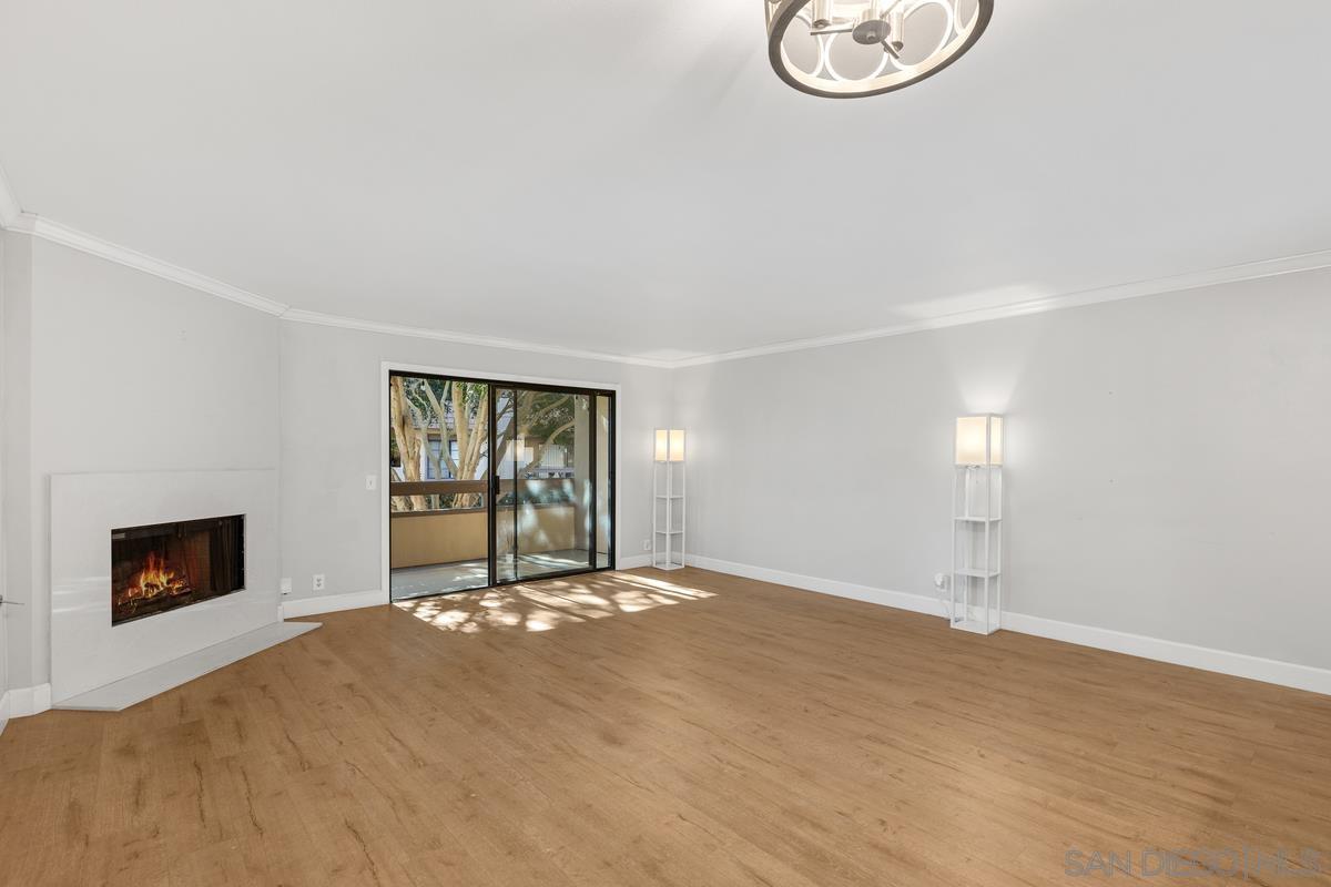 Detail Gallery Image 2 of 25 For 8860  Villa La Jolla Dr  105, La Jolla,  CA 92037 - 2 Beds | 2 Baths