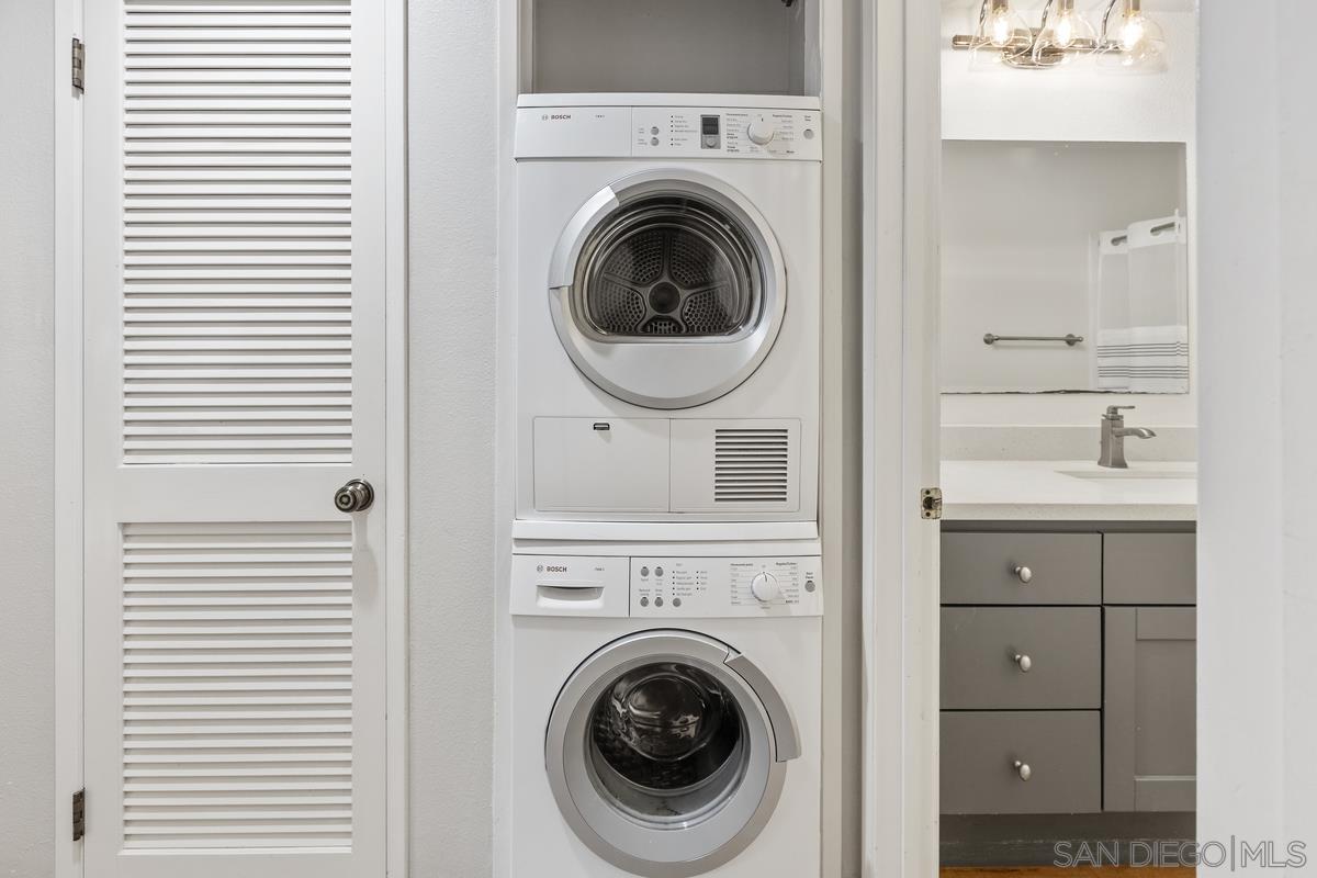 Detail Gallery Image 15 of 25 For 8860  Villa La Jolla Dr  105, La Jolla,  CA 92037 - 2 Beds | 2 Baths