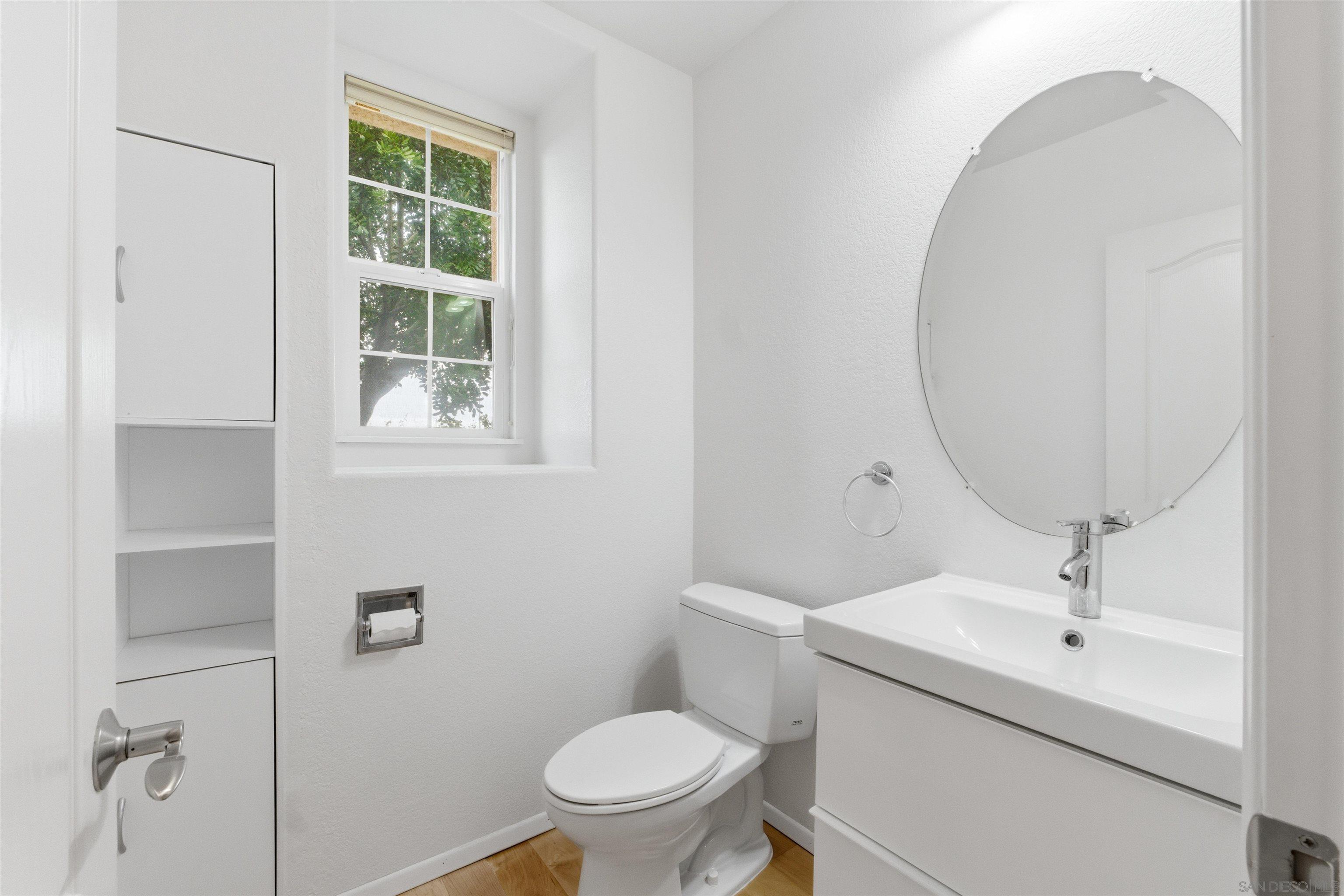 Detail Gallery Image 13 of 44 For 13049  Cadencia Pl, San Diego,  CA 92130 - 4 Beds | 2/1 Baths