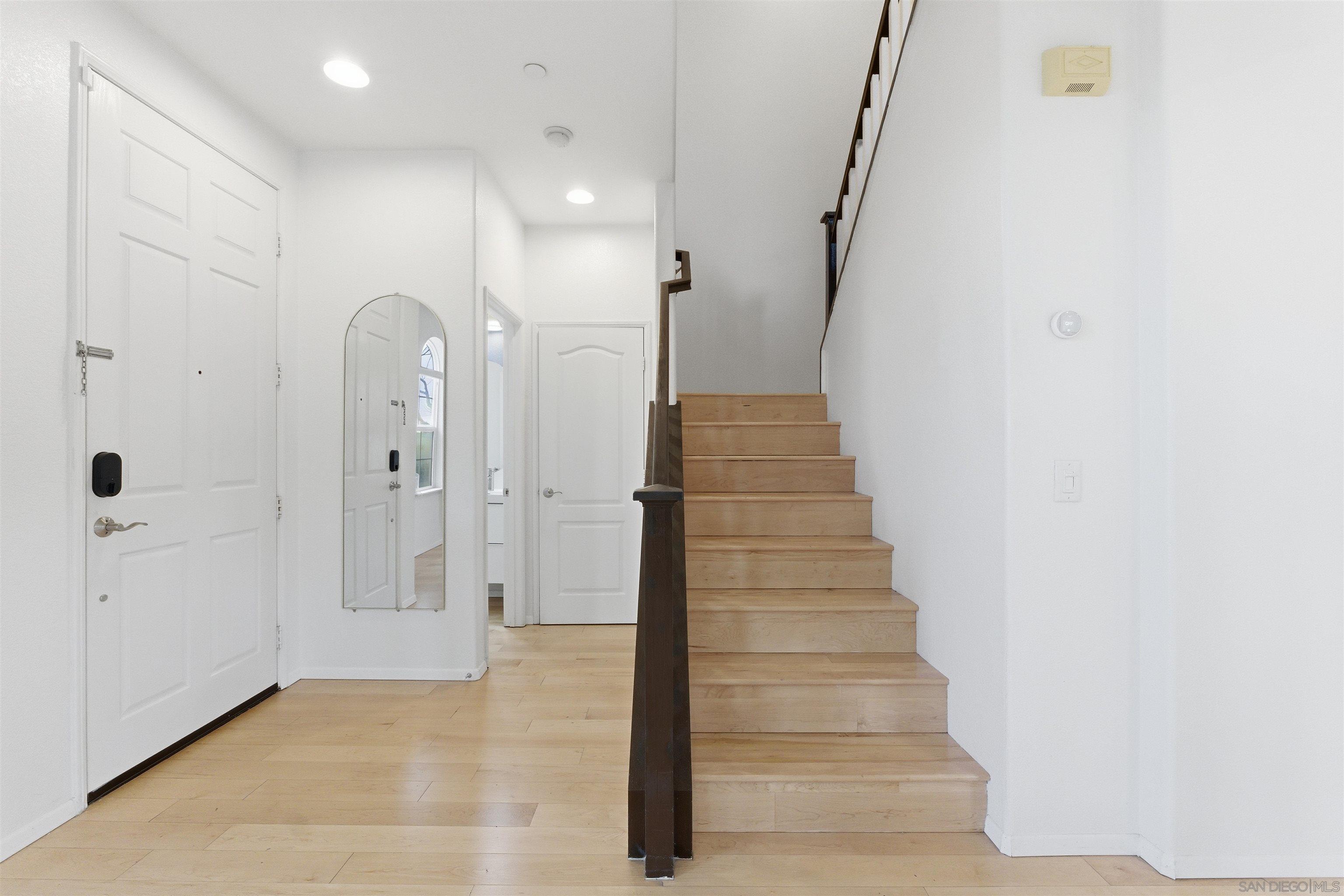 Detail Gallery Image 14 of 44 For 13049  Cadencia Pl, San Diego,  CA 92130 - 4 Beds | 2/1 Baths