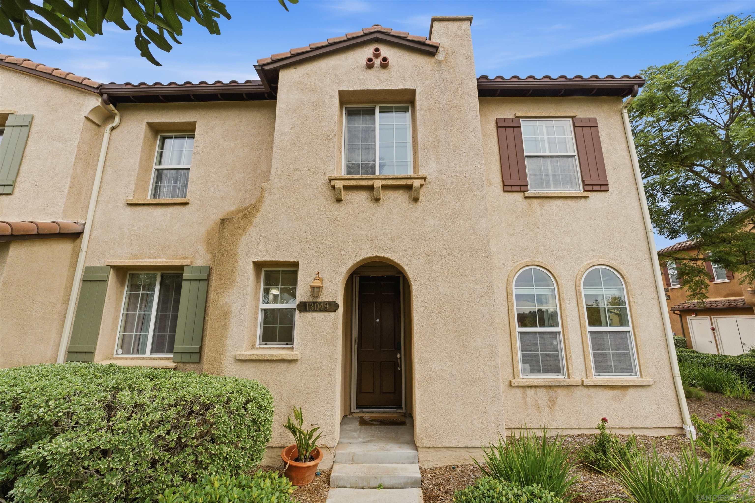 Detail Gallery Image 3 of 44 For 13049  Cadencia Pl, San Diego,  CA 92130 - 4 Beds | 2/1 Baths