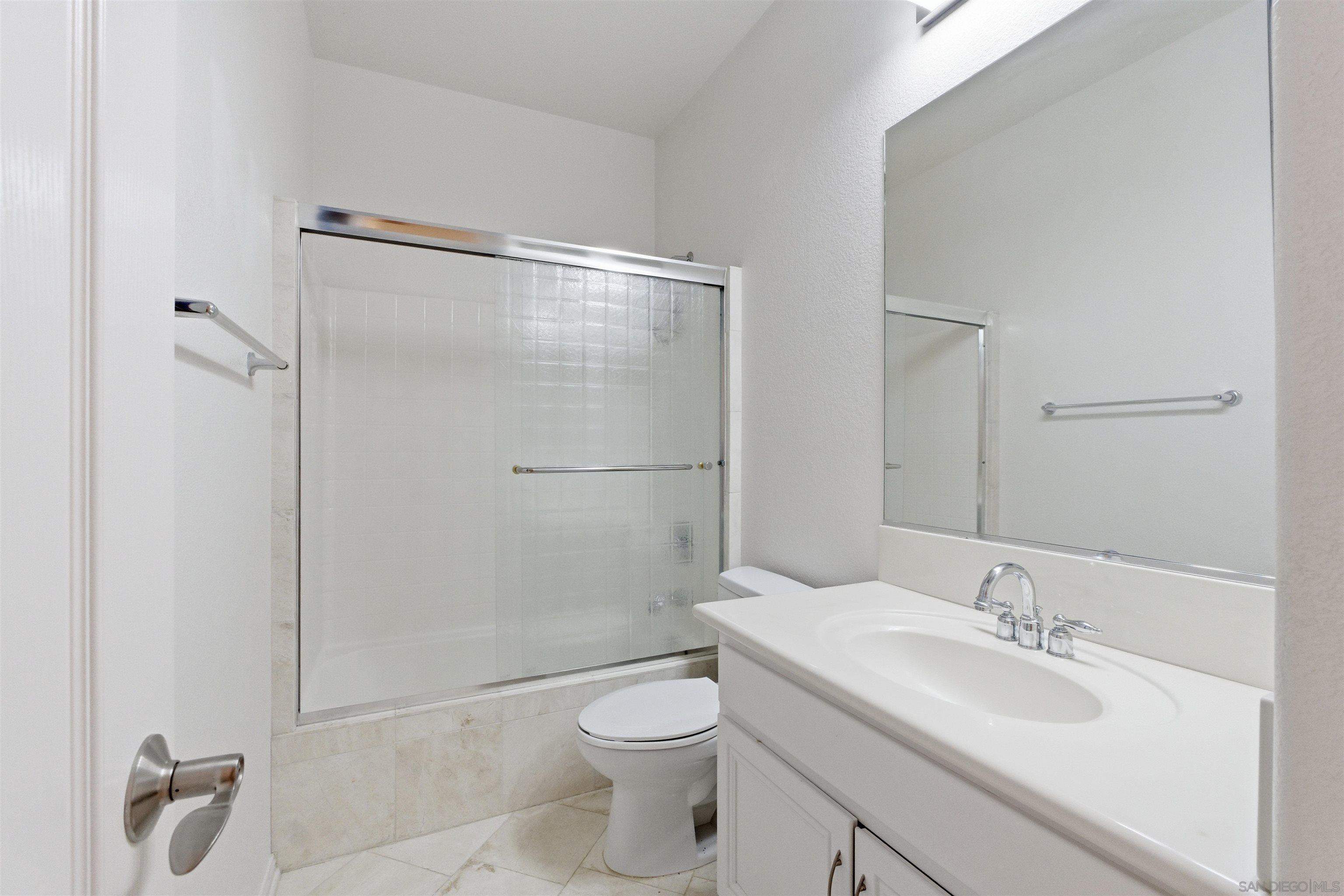 Detail Gallery Image 29 of 44 For 13049  Cadencia Pl, San Diego,  CA 92130 - 4 Beds | 2/1 Baths