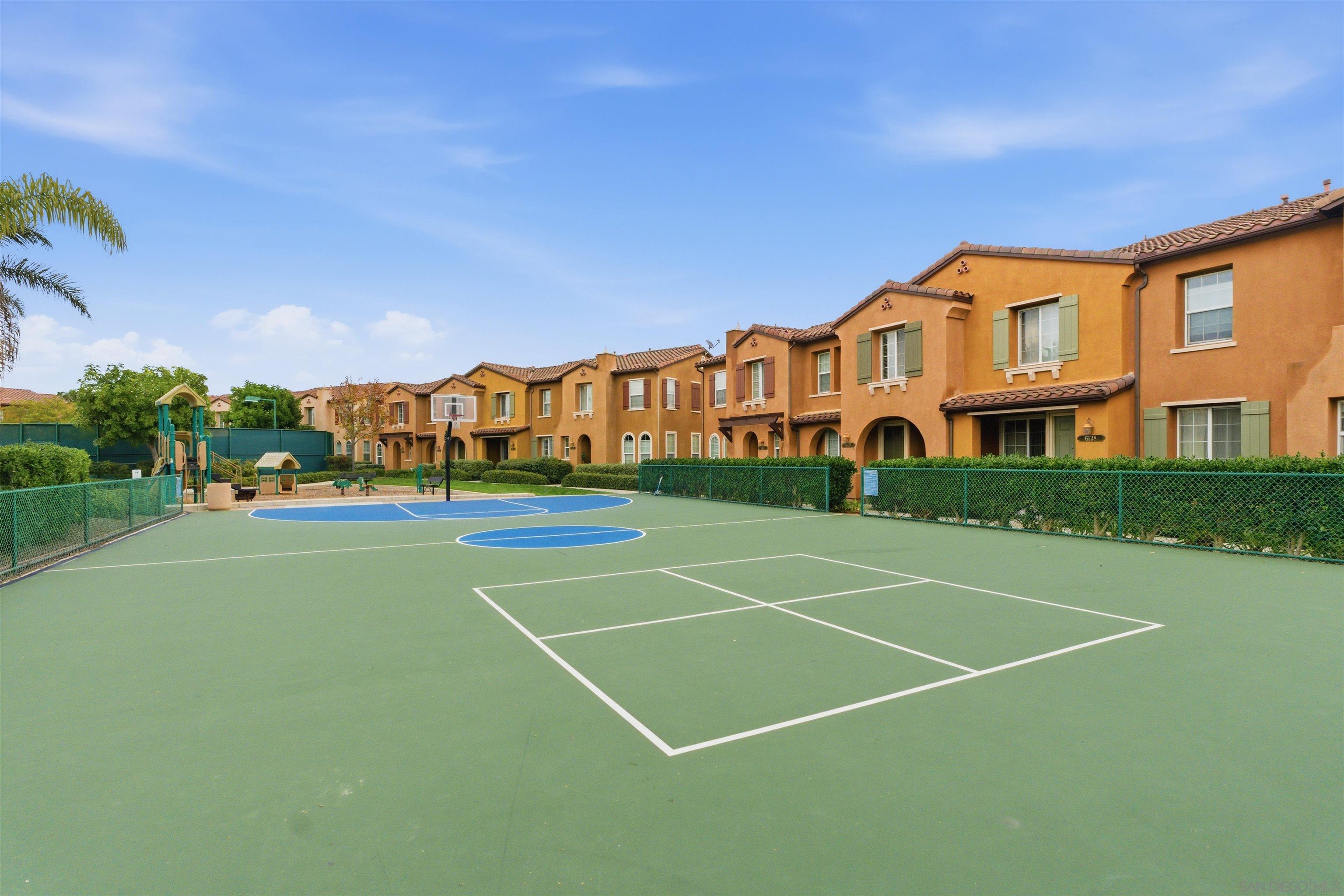 Detail Gallery Image 41 of 44 For 13049  Cadencia Pl, San Diego,  CA 92130 - 4 Beds | 2/1 Baths