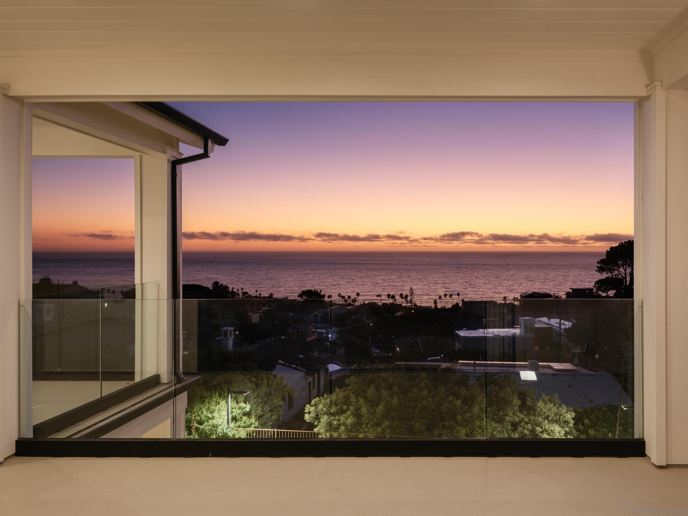 Front Image Thumbnail for SD250045583