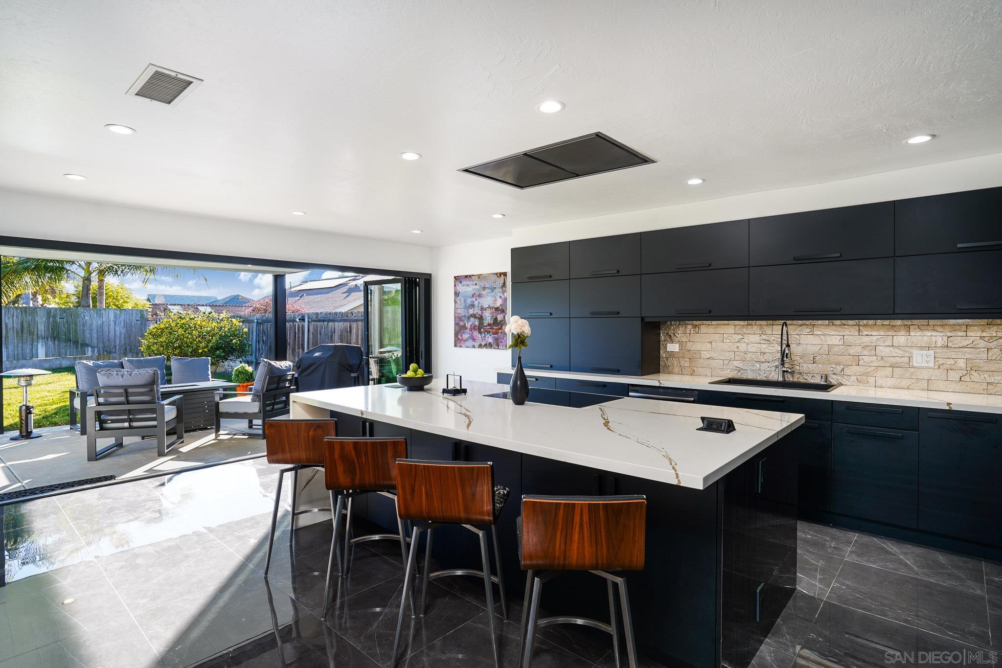 Detail Gallery Image 2 of 39 For 1517  Shields Ave, Encinitas,  CA 92024 - 4 Beds | 2 Baths