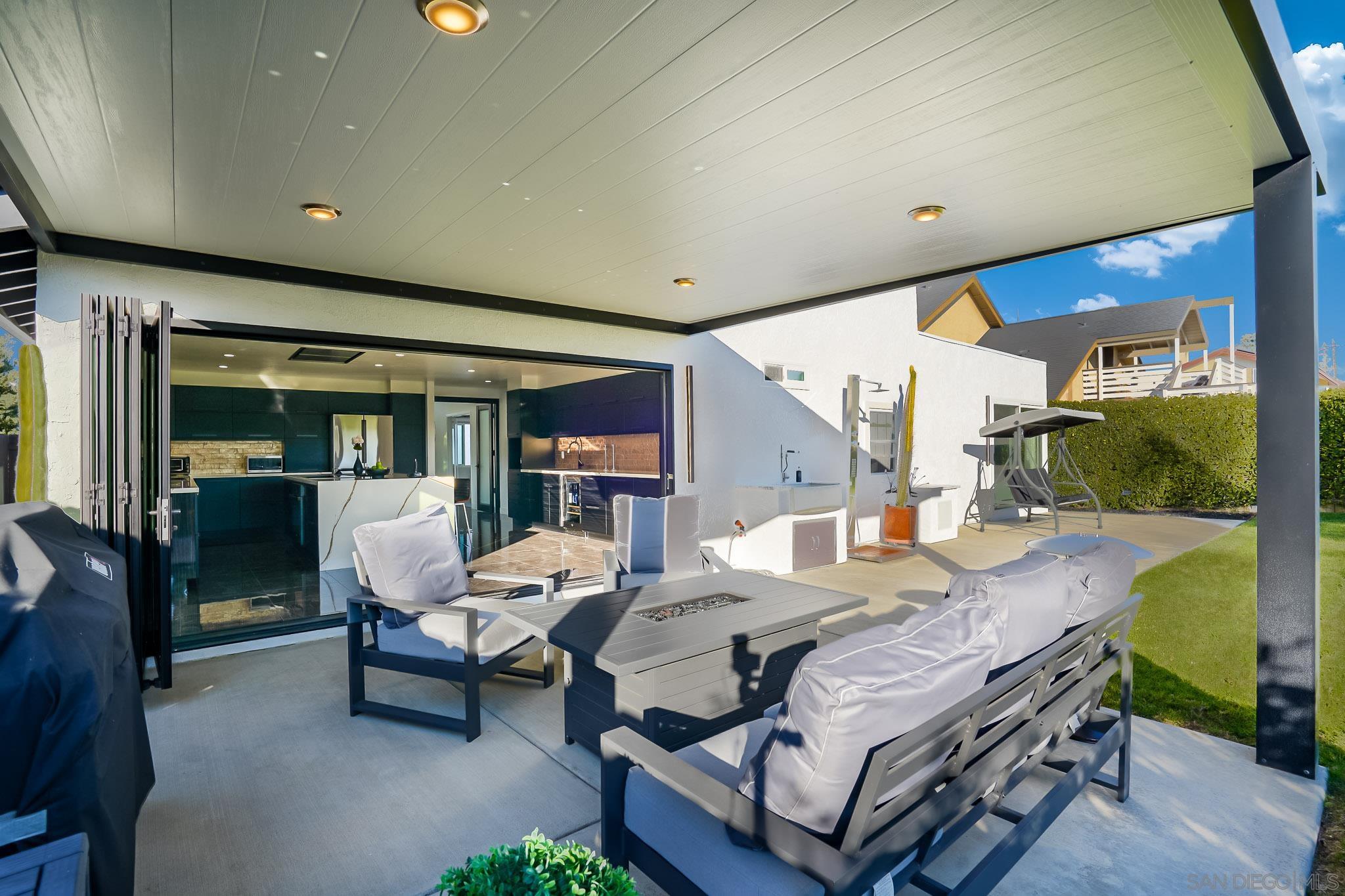 Detail Gallery Image 13 of 39 For 1517  Shields Ave, Encinitas,  CA 92024 - 4 Beds | 2 Baths